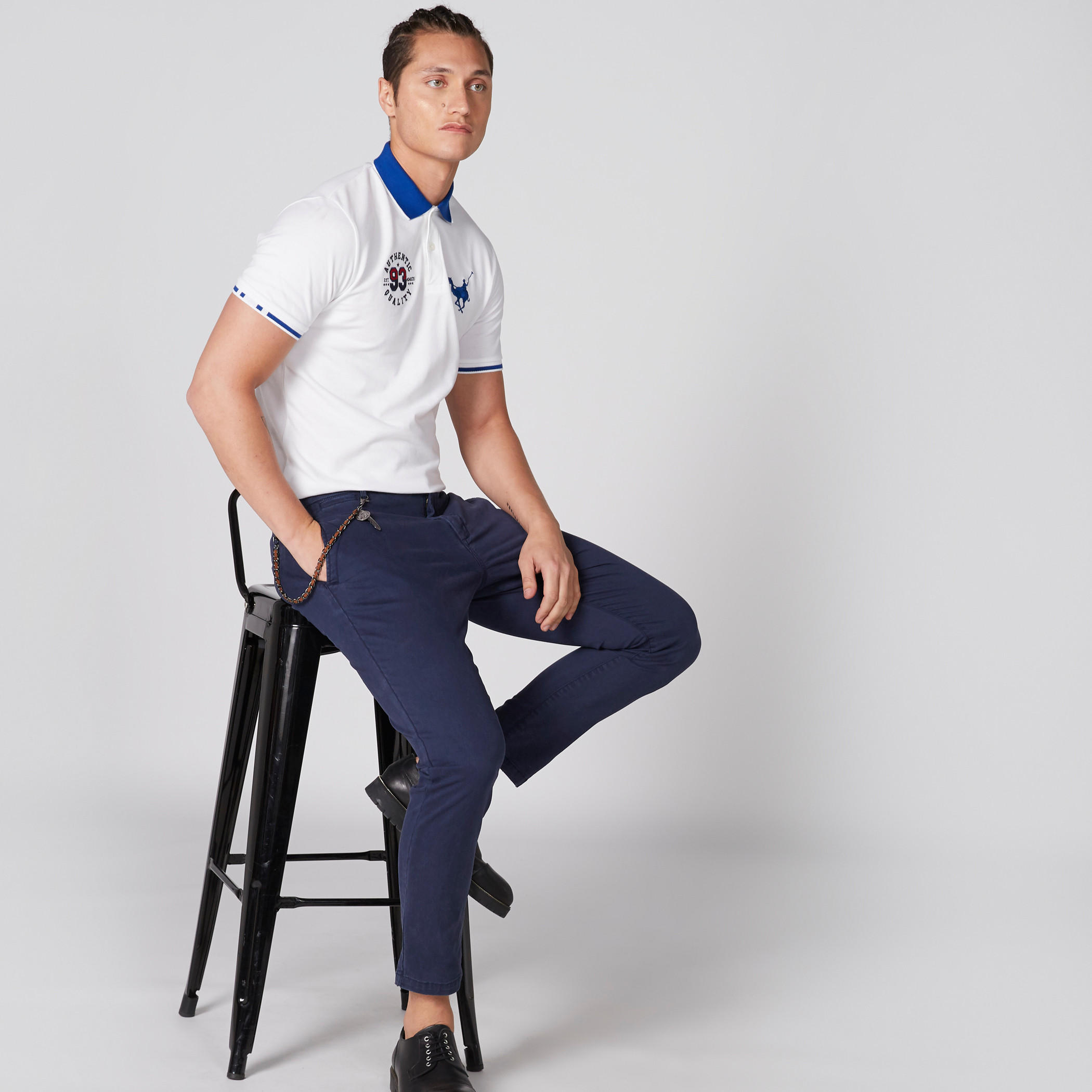 Embroidered T-Shirt with Polo Neck and Short Sleeves-men-clothing-tshirtsandpolos-polos-image-9