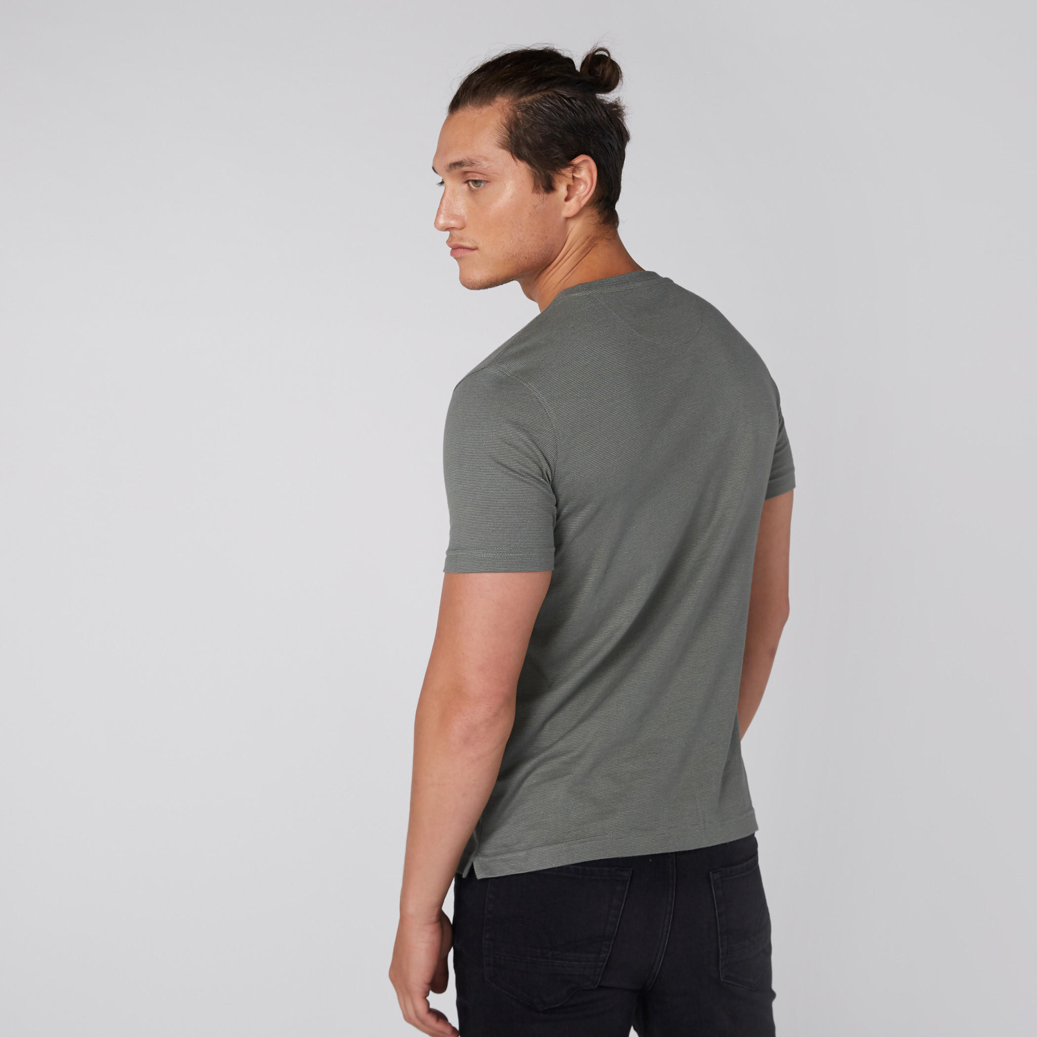 تيشيرت بياقة دائرية وبأكمام قصيرة-men-clothing-tshirtsandpolos-tshirts-image-3