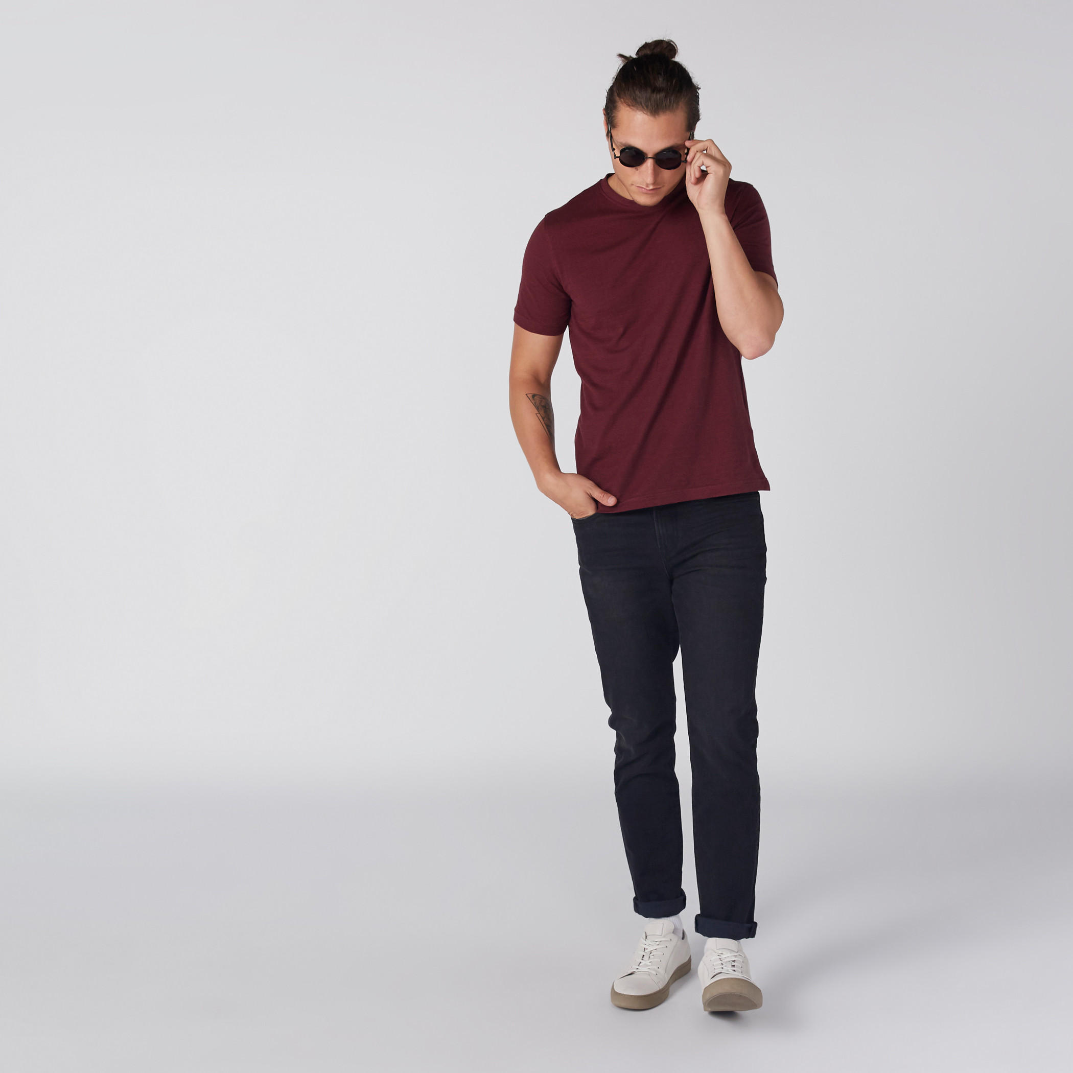 تيشيرت بياقة دائرية وبأكمام قصيرة-men-clothing-tshirtsandpolos-tshirts-image-4
