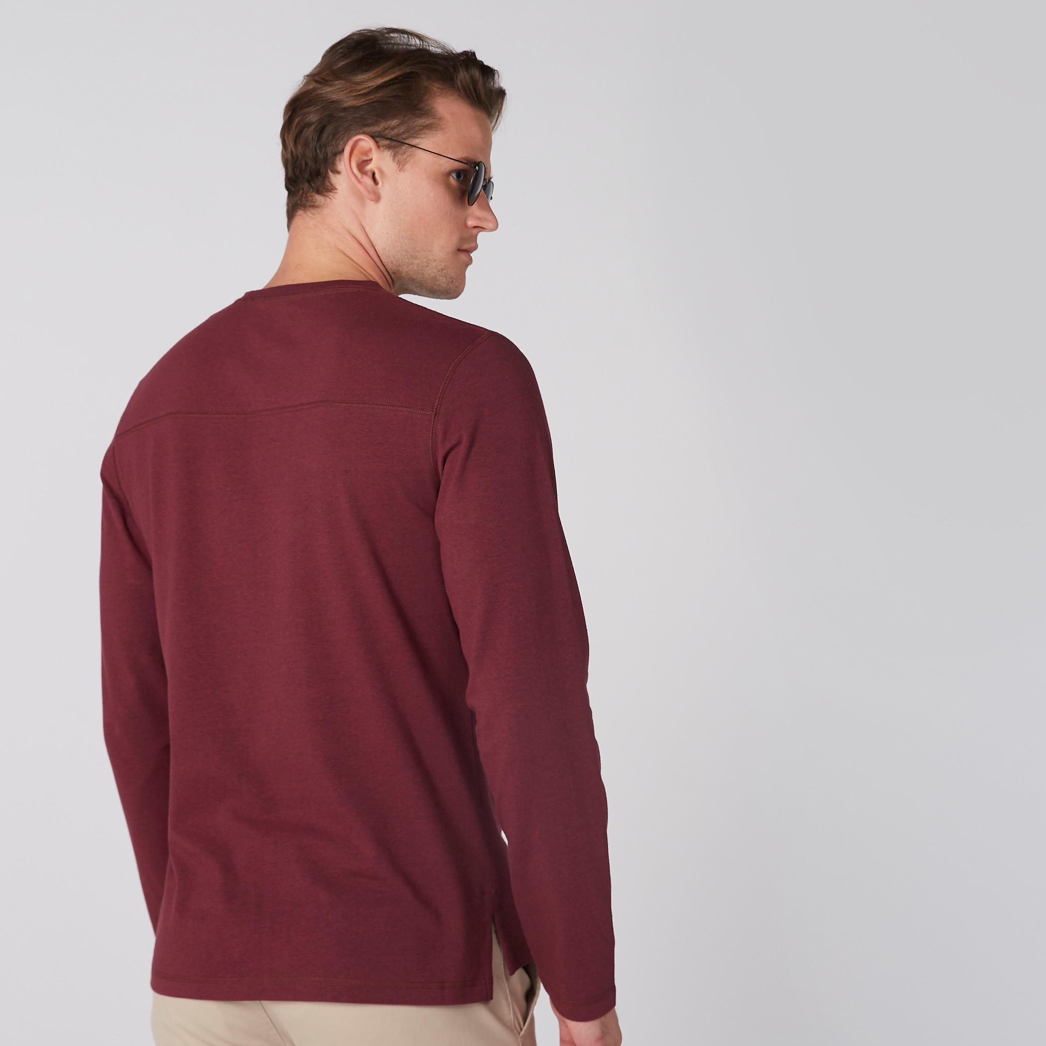 تيشيرت بياقة ضيقة وأكمام طويلة-men-clothing-tshirtsandpolos-tshirts-image-2