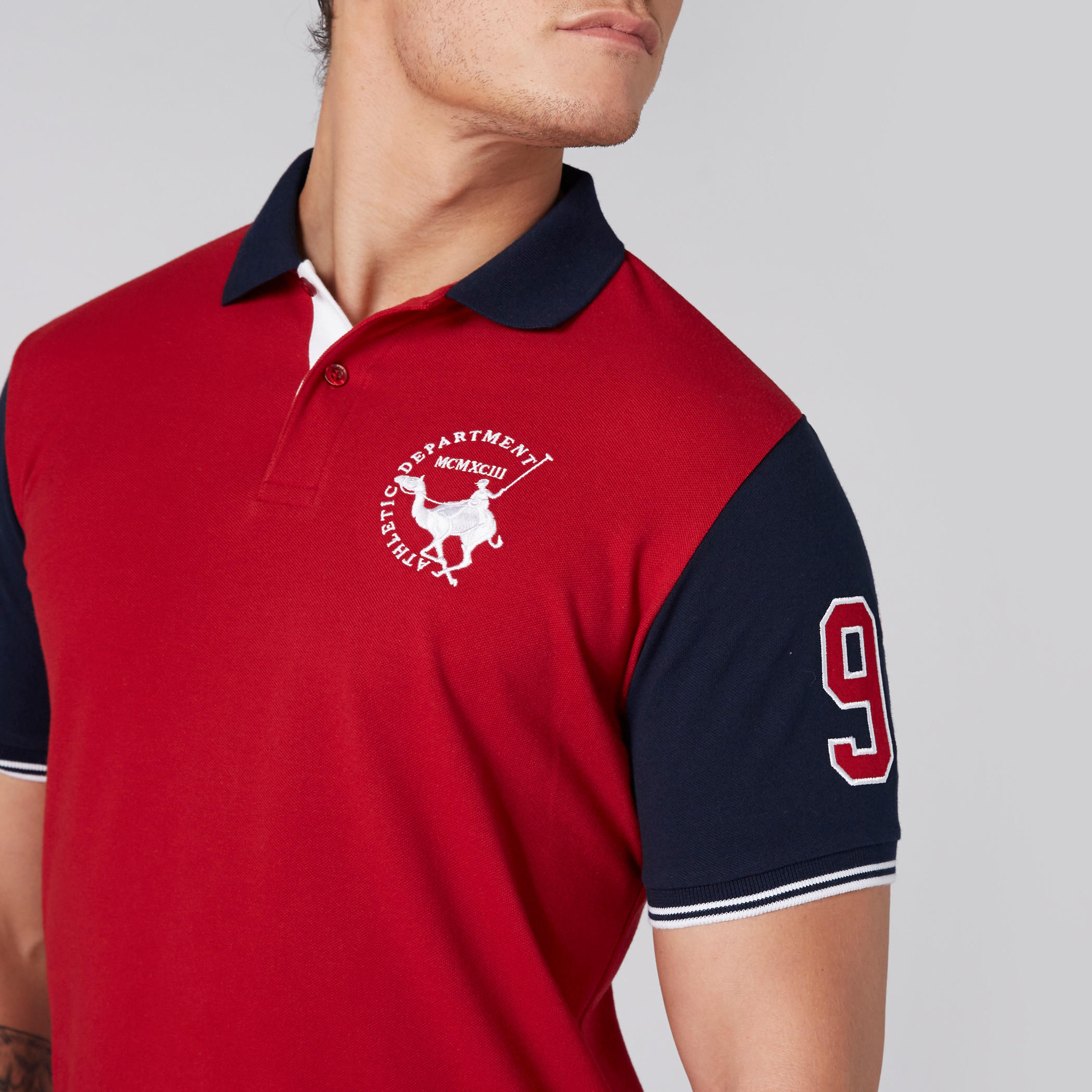 تيشرت بنقش مطبوع وياقة بولو وأكمام قصيرة-men-clothing-tshirtsandpolos-polos-image-1