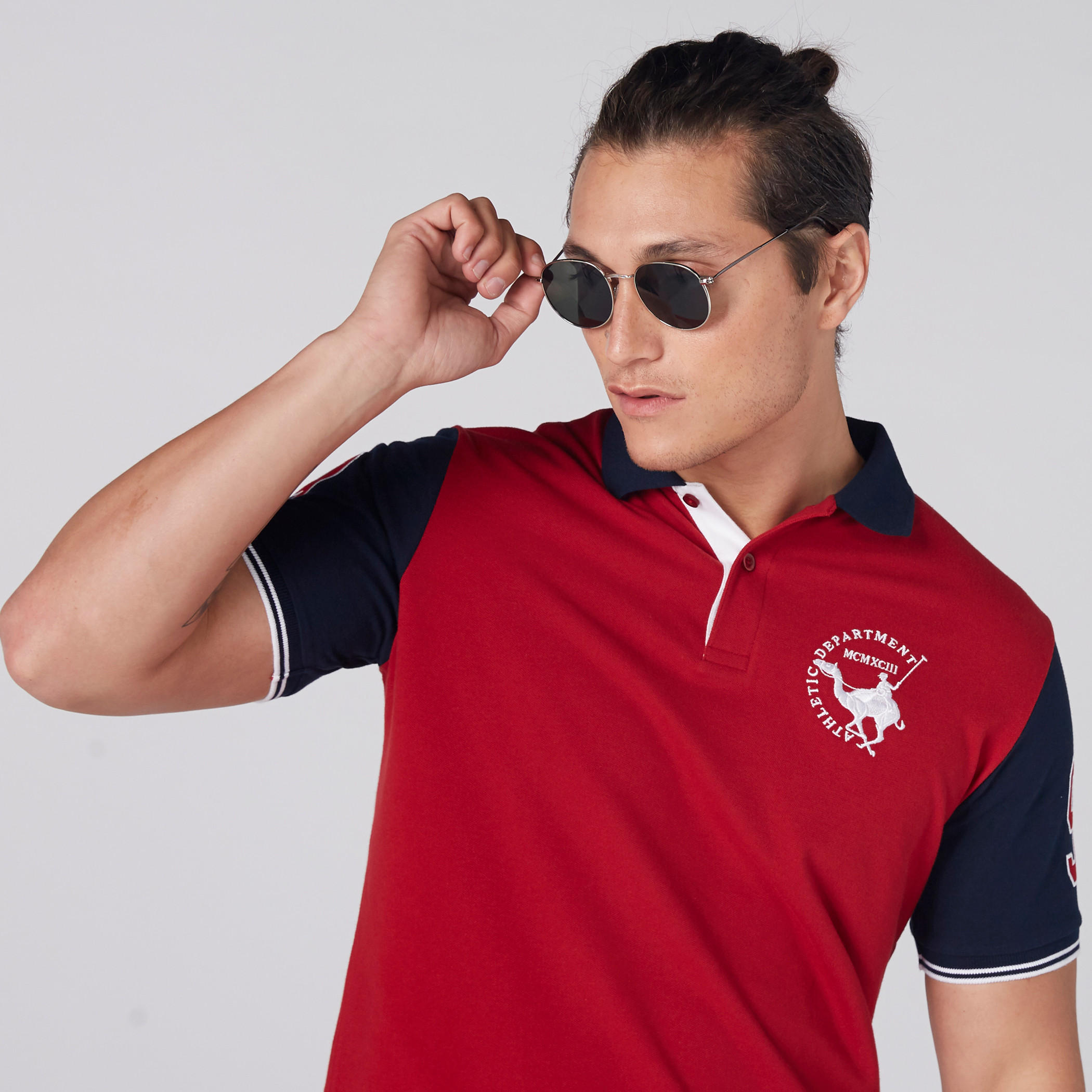 تيشرت بنقش مطبوع وياقة بولو وأكمام قصيرة-men-clothing-tshirtsandpolos-polos-image-4