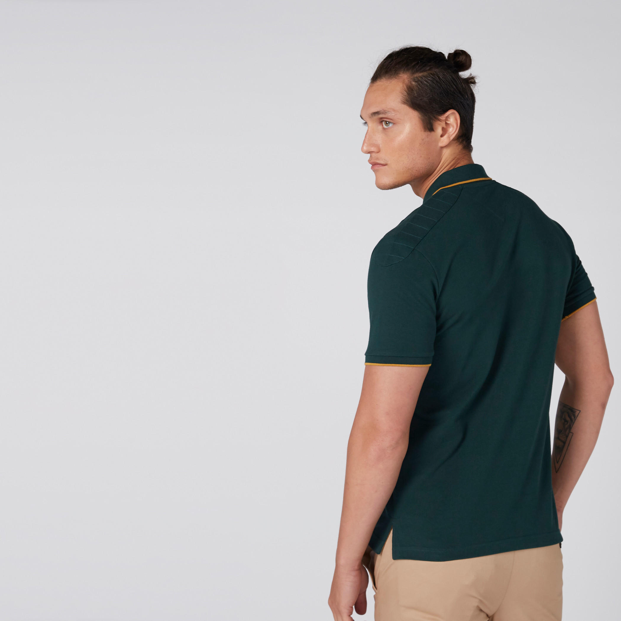 تيشرت بنقش مطبوع وياقة بولو وأكمام قصيرة-men-clothing-tshirtsandpolos-polos-image-3