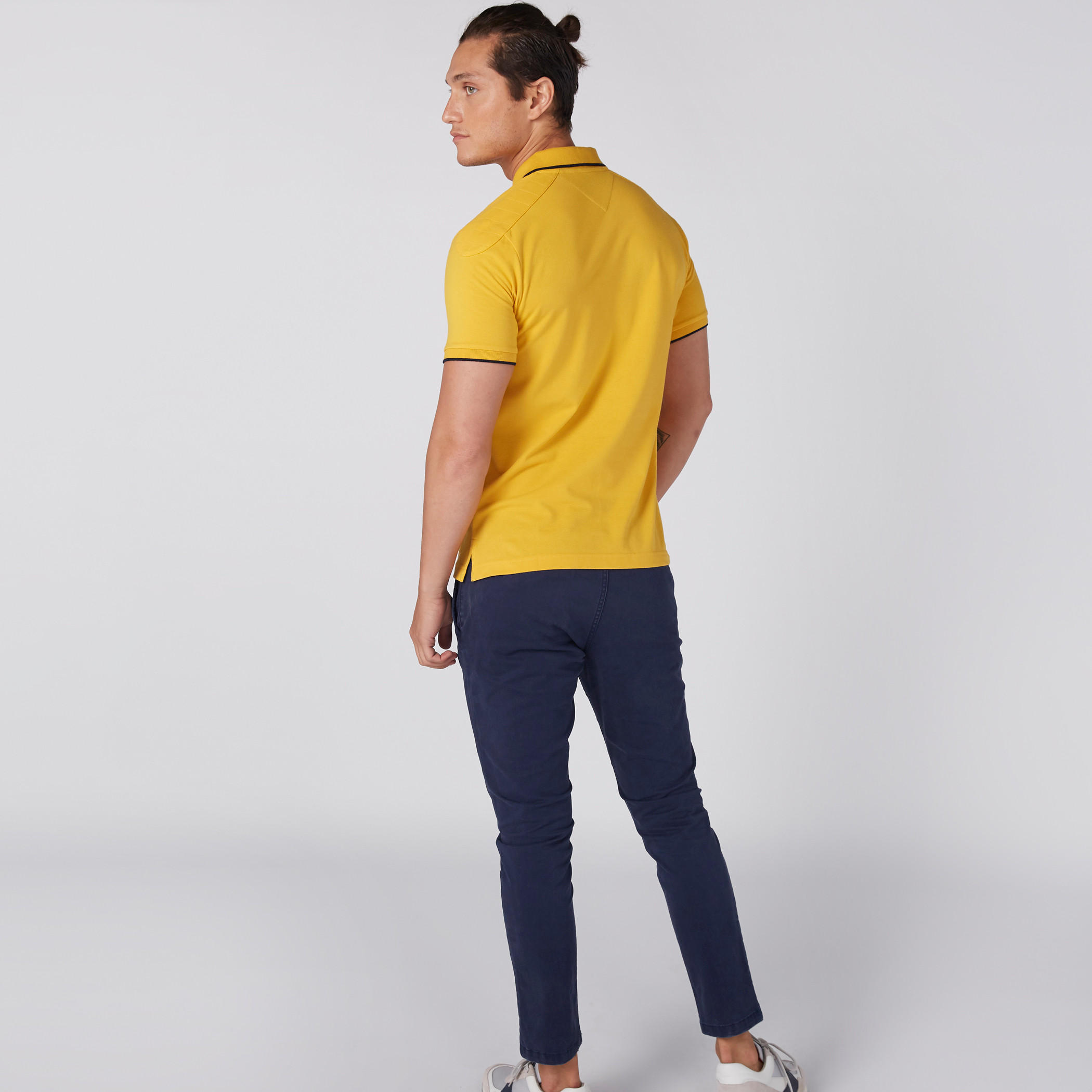 تيشرت بنقش مطبوع وياقة بولو وأكمام قصيرة-men-clothing-tshirtsandpolos-polos-image-4