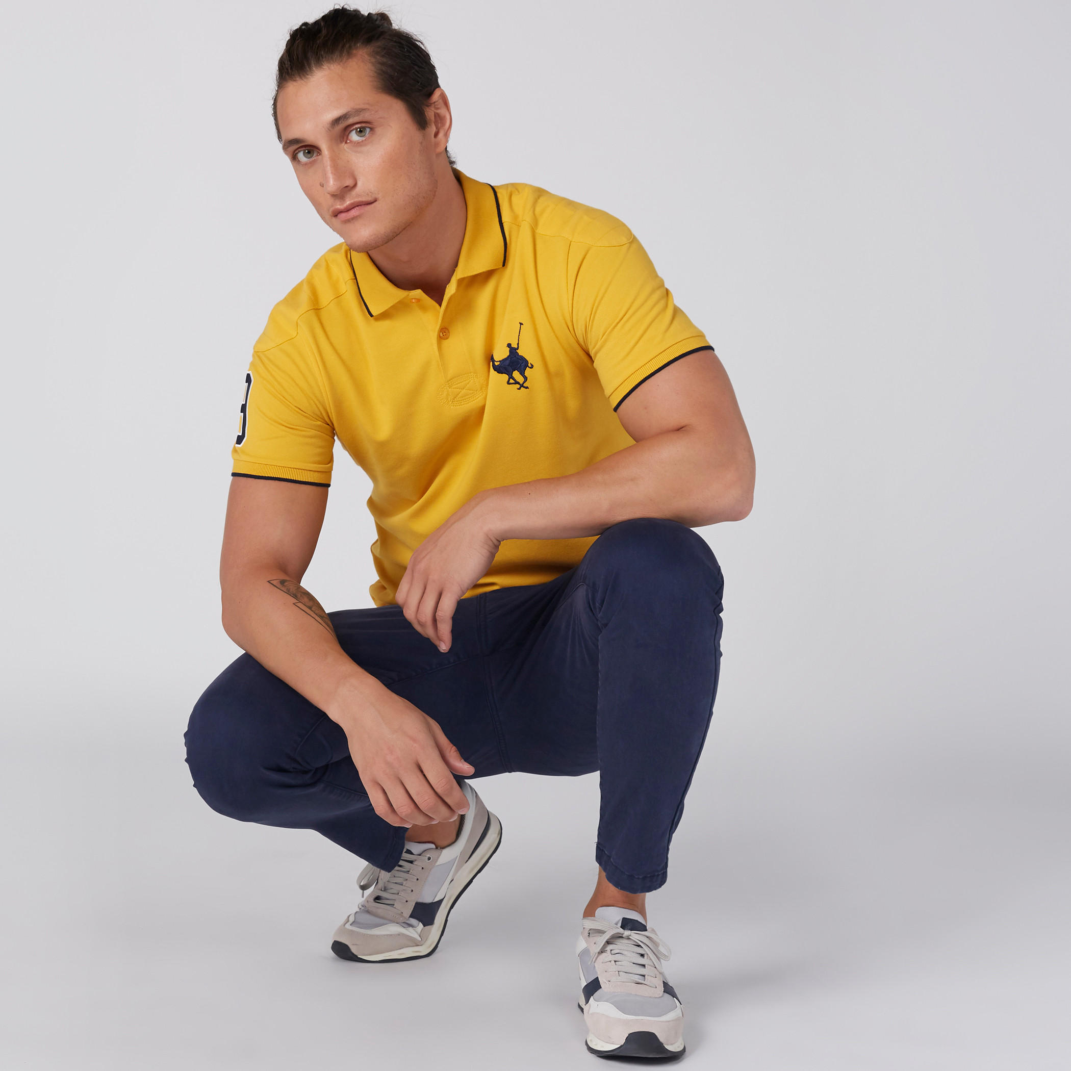 تيشرت بنقش مطبوع وياقة بولو وأكمام قصيرة-men-clothing-tshirtsandpolos-polos-image-5