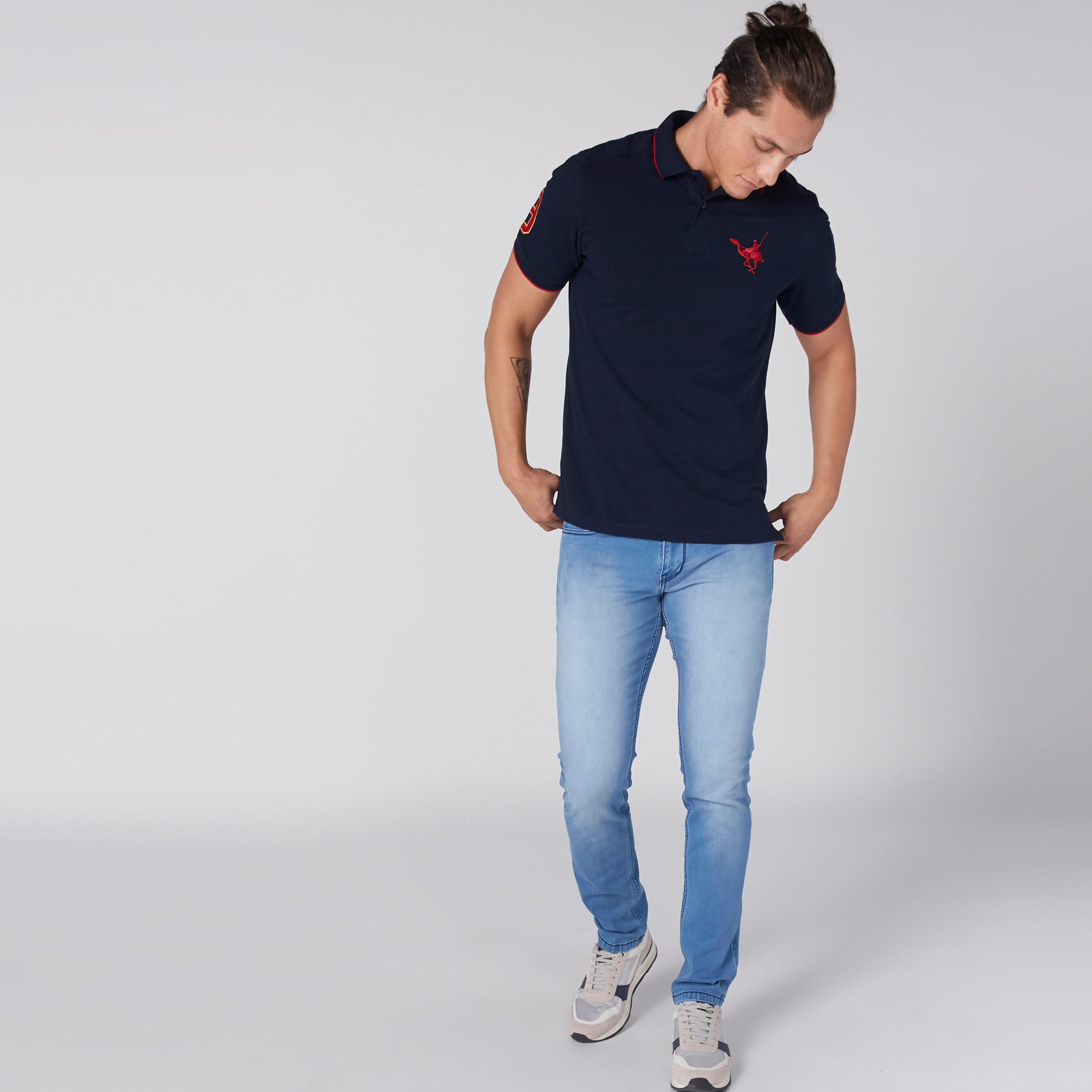 تيشيرت مطرّز بياقة بولو وأكمام قصيرة-men-clothing-tshirtsandpolos-polos-image-4