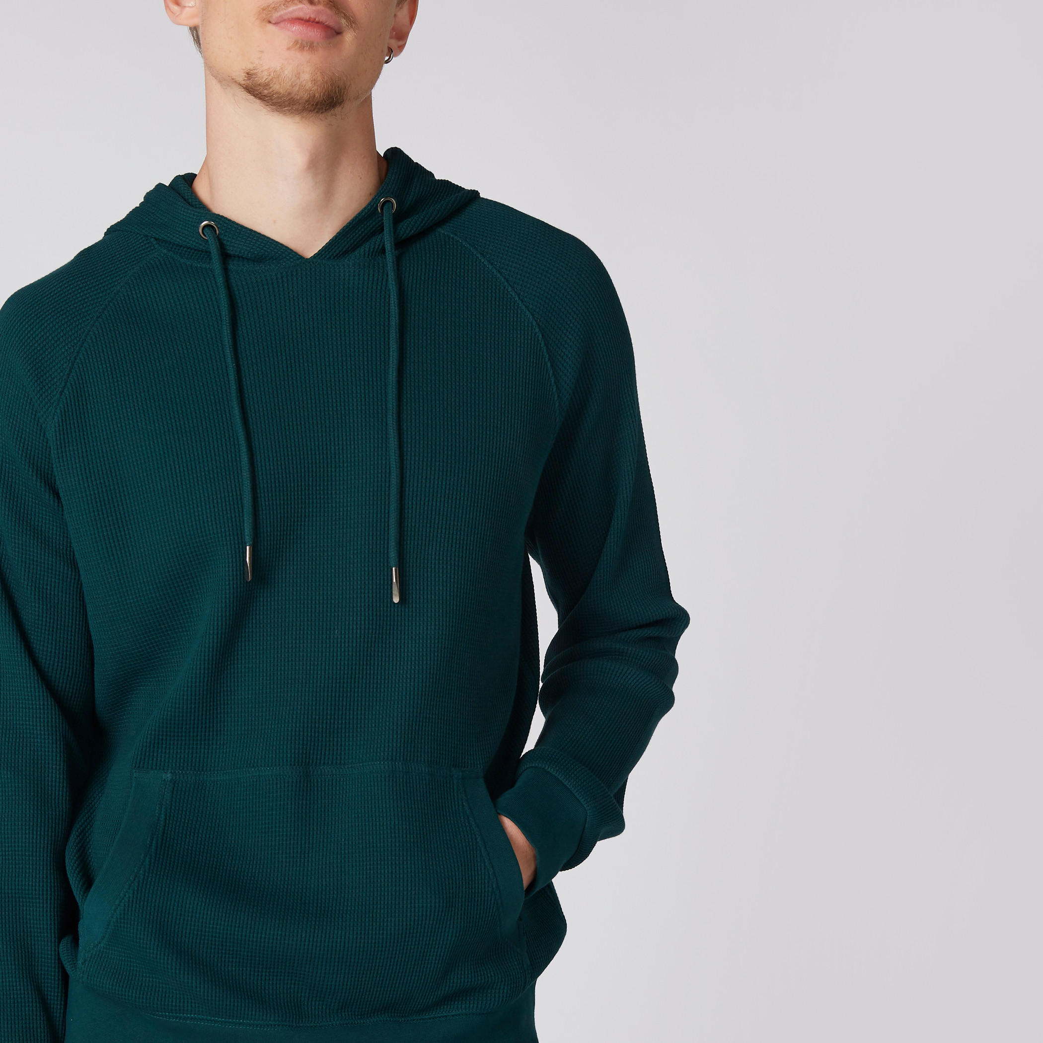 سويت شيرت بارز الملمس بجيوب وقبعة-men-winterwear-hoodiesandsweatshirts-image-2