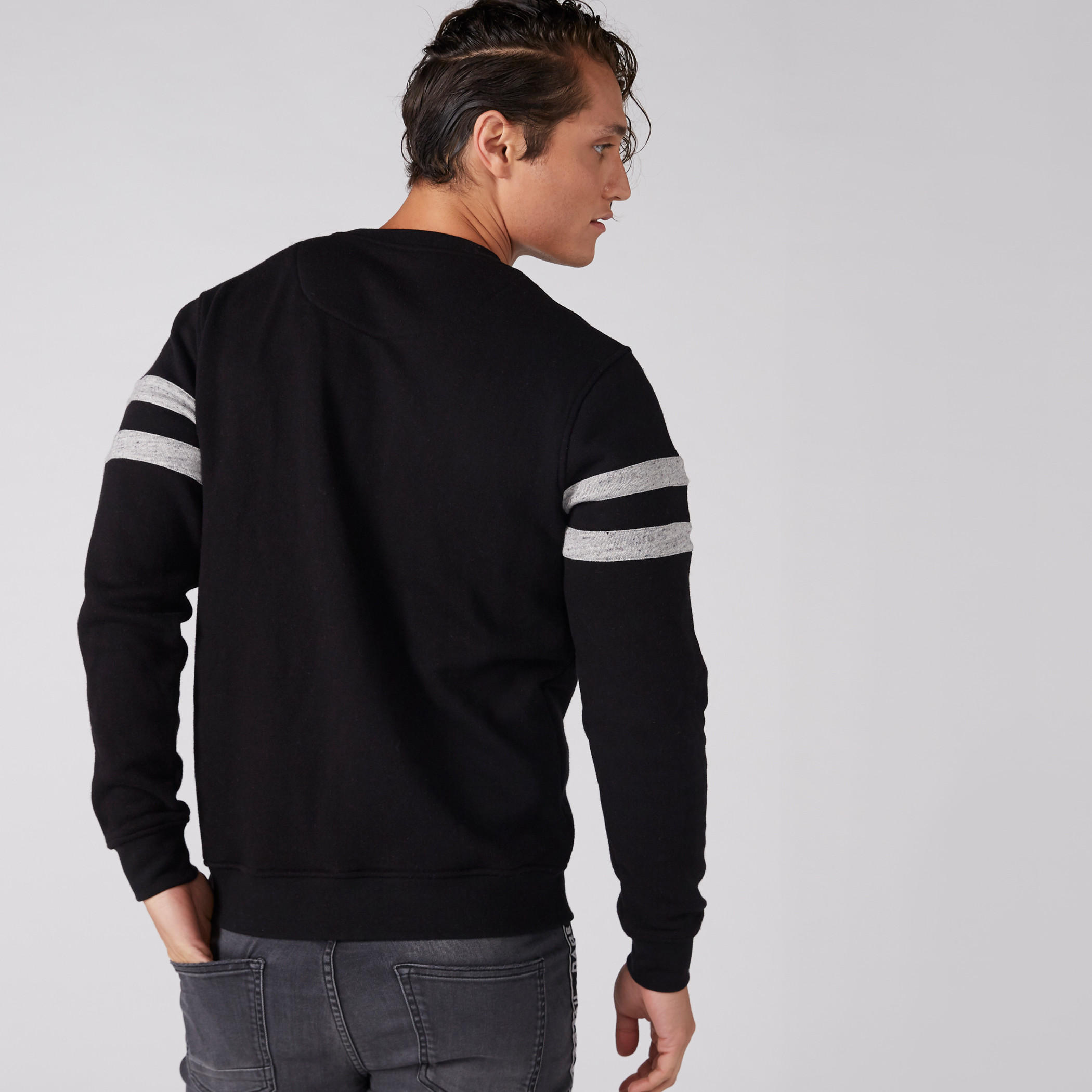 سويت شيرت بأكمام طويلة-men-winterwear-hoodiesandsweatshirts-image-2