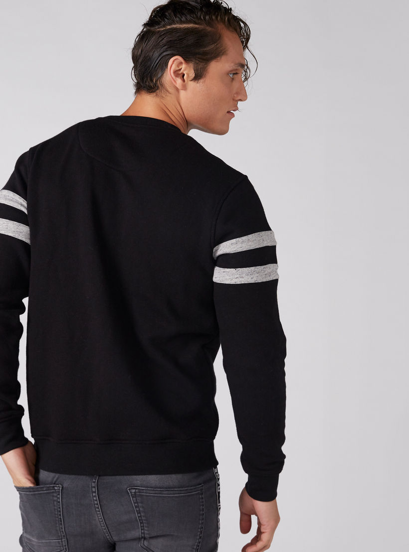 سويت شيرت بأكمام طويلة-men-winterwear-hoodiesandsweatshirts-image-2