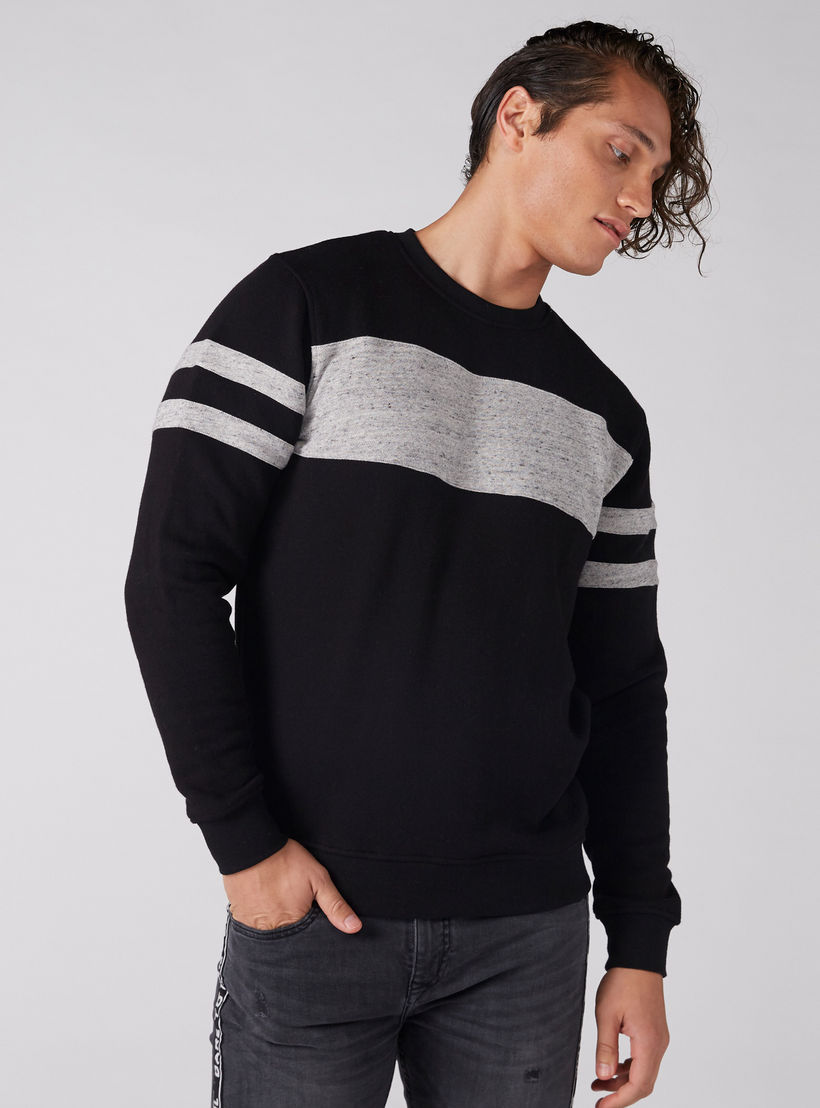 سويت شيرت بأكمام طويلة-men-winterwear-hoodiesandsweatshirts-image-3