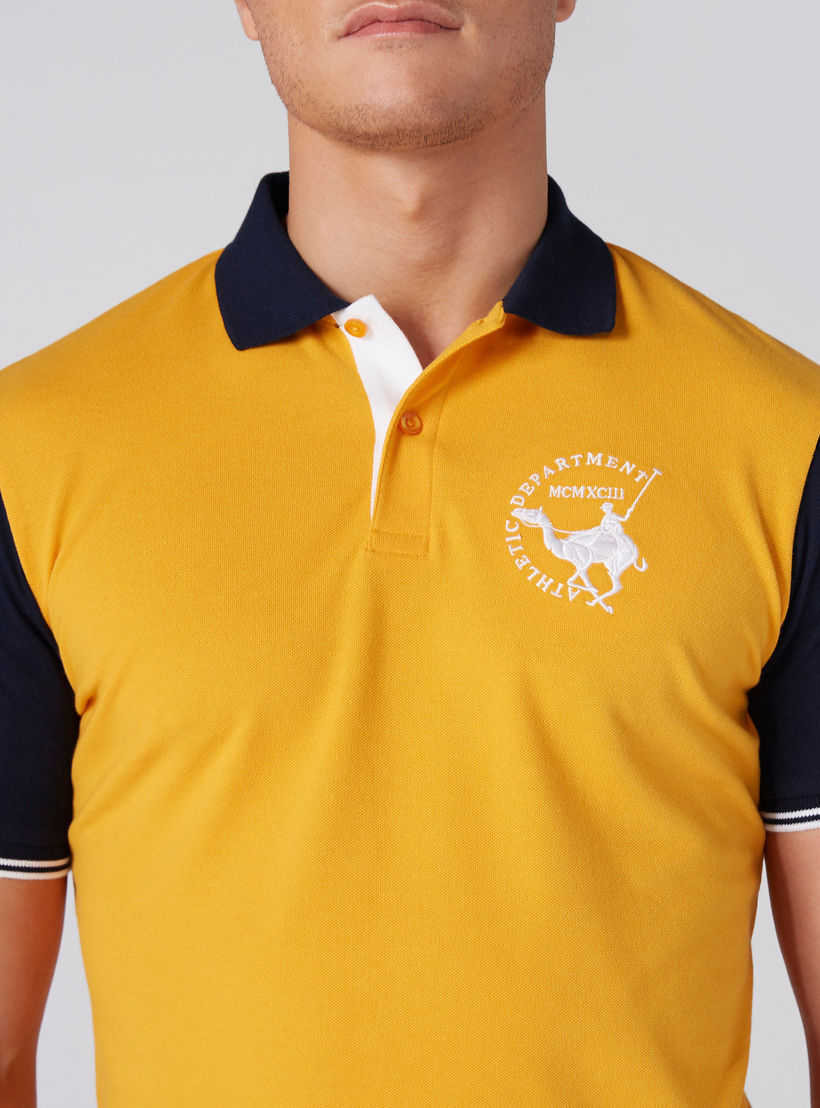 تيشرت بنقش مطبوع وياقة بولو وأكمام قصيرة-men-clothing-tshirtsandpolos-polos-image-3