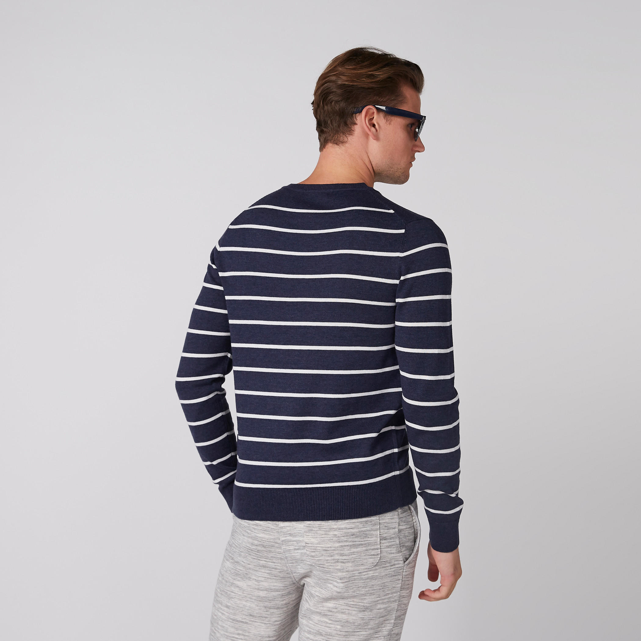 سويتر مقلّم بياقة مستديرة وأكمام طويلة-men-clothing-sweatersandpullovers-image-4