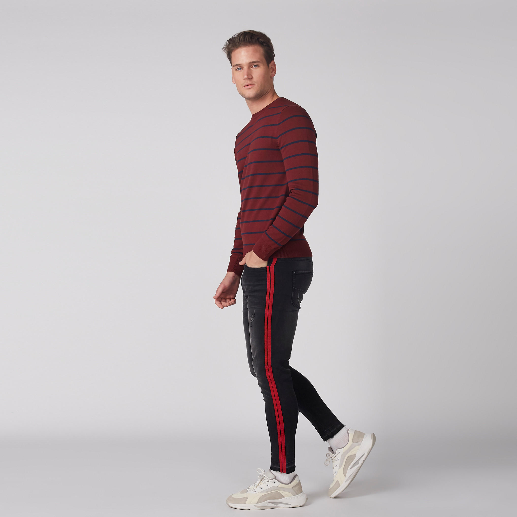 سويتر مقلّم بياقة مستديرة وأكمام طويلة-men-clothing-sweatersandpullovers-image-6