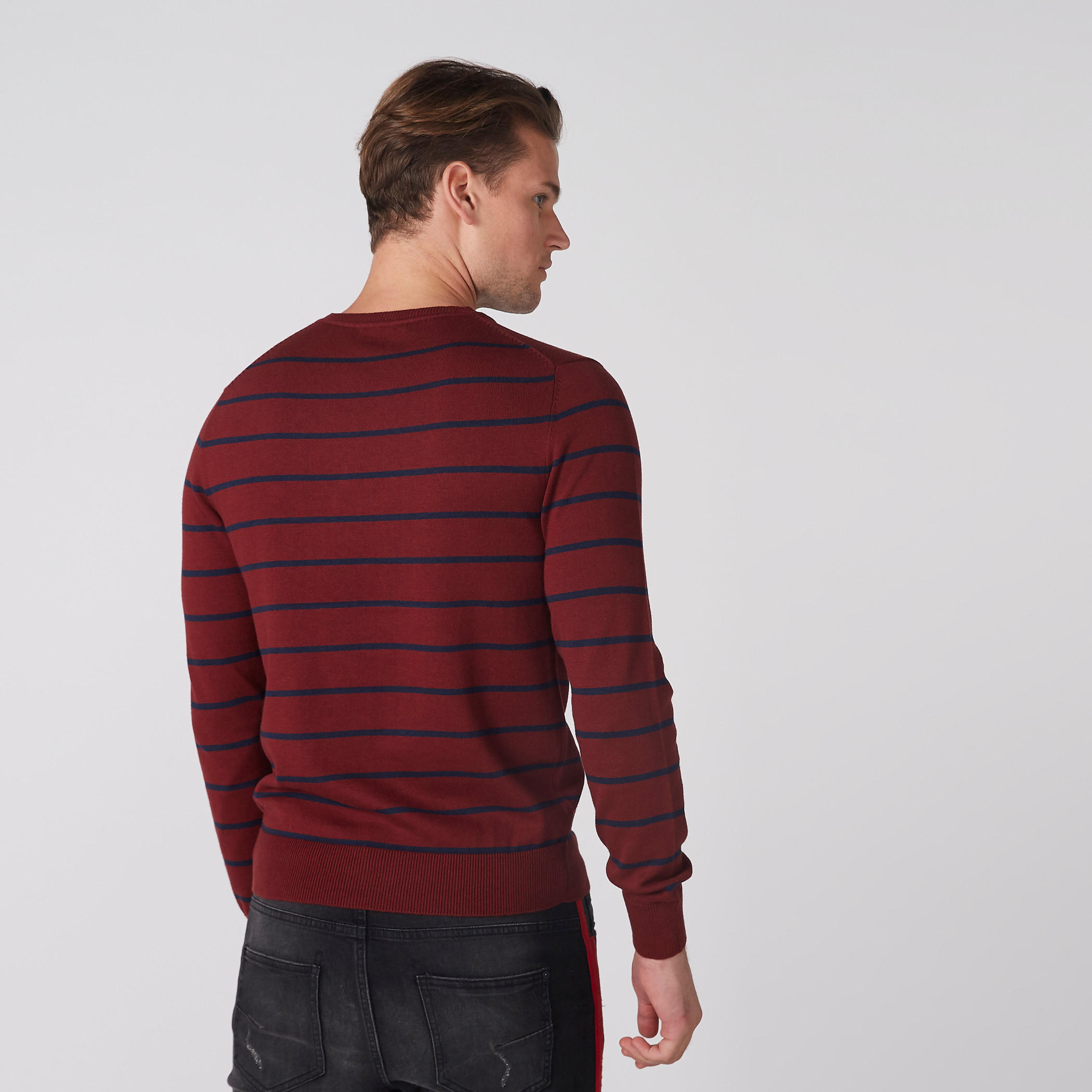 سويتر مقلّم بياقة مستديرة وأكمام طويلة-men-clothing-sweatersandpullovers-image-7