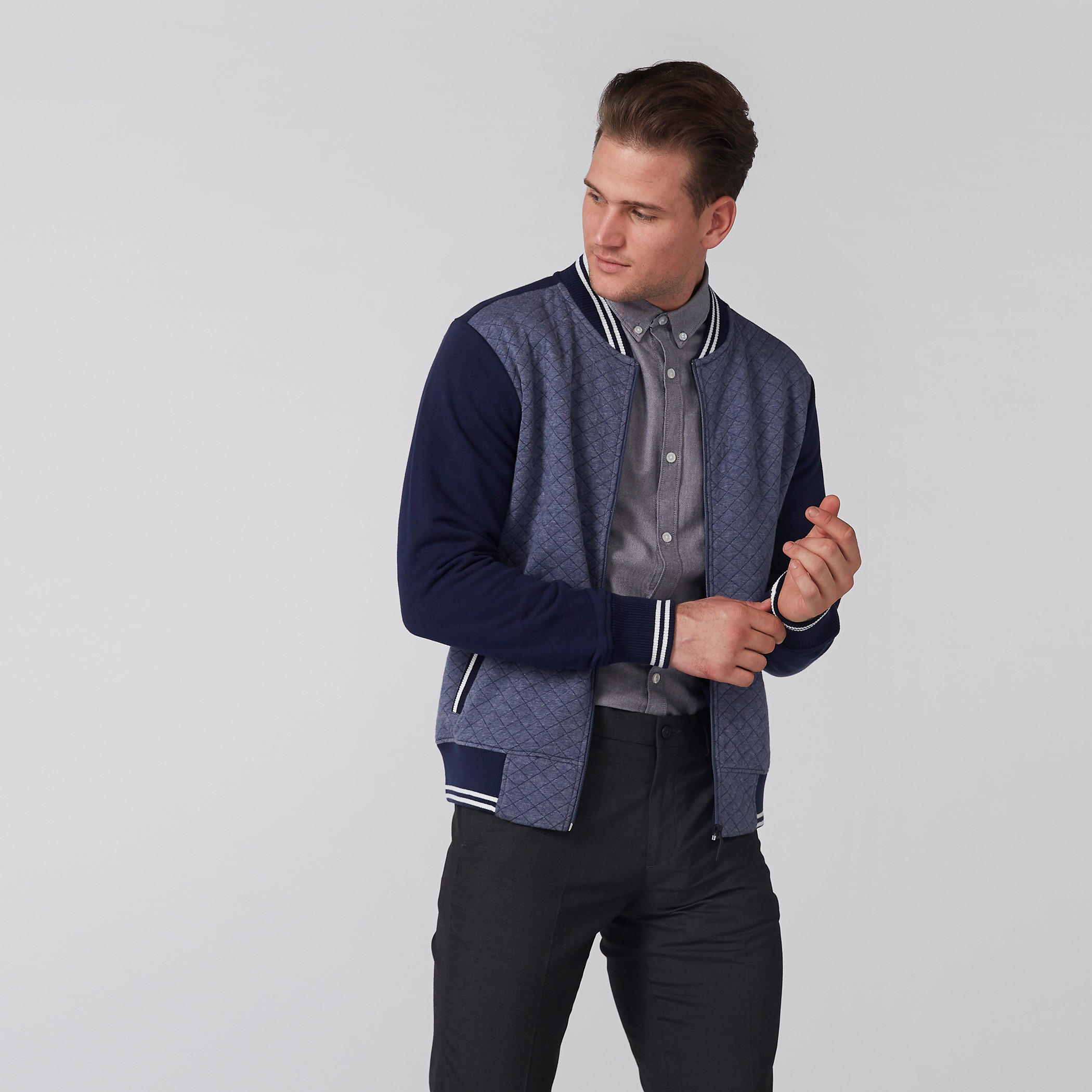 جاكيت بومبر بارز الملمس بسحّاب إغلاق وجيوب-men-clothing-jacketsandblazers-jackets-image-1