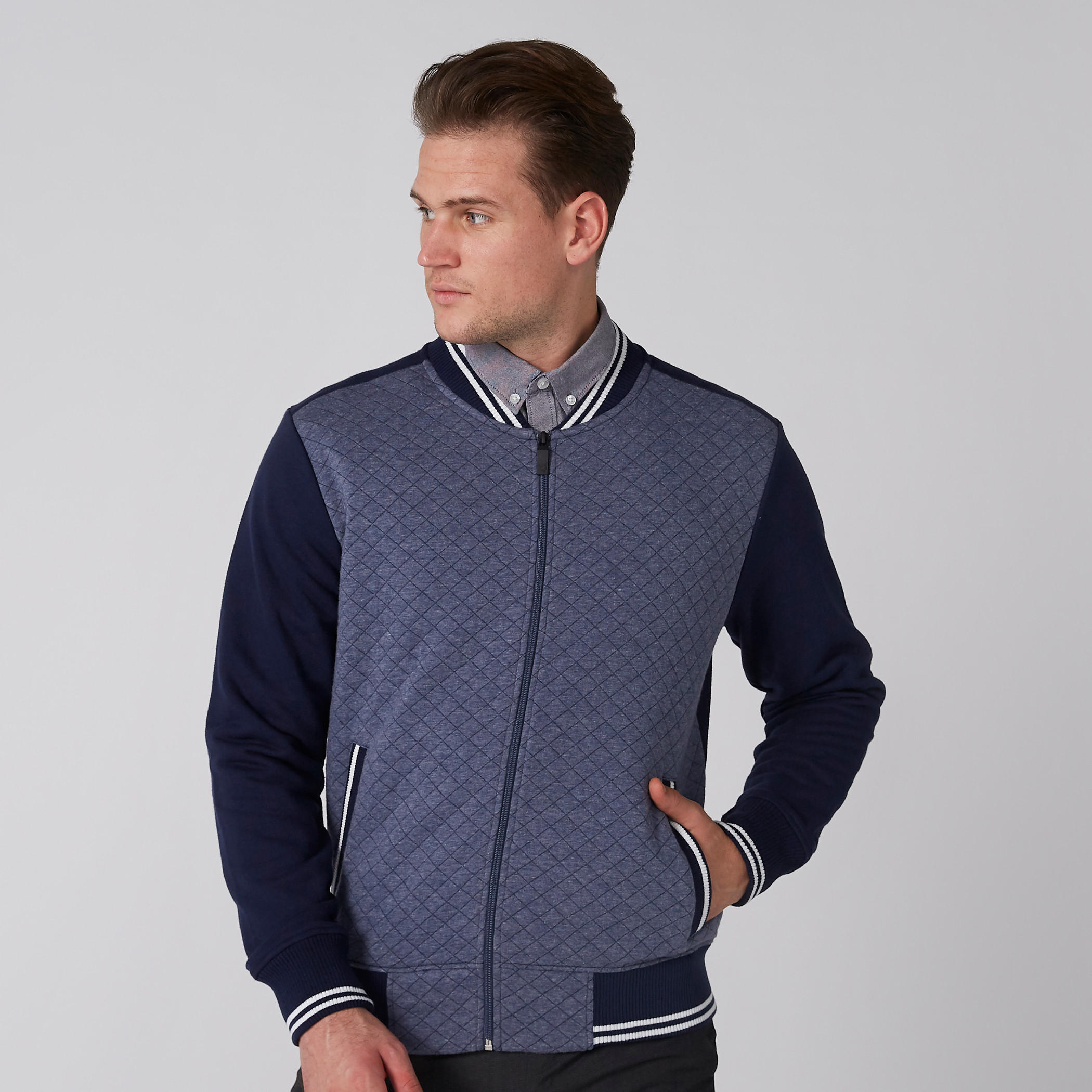 جاكيت بومبر بارز الملمس بسحّاب إغلاق وجيوب-men-clothing-jacketsandblazers-jackets-image-2