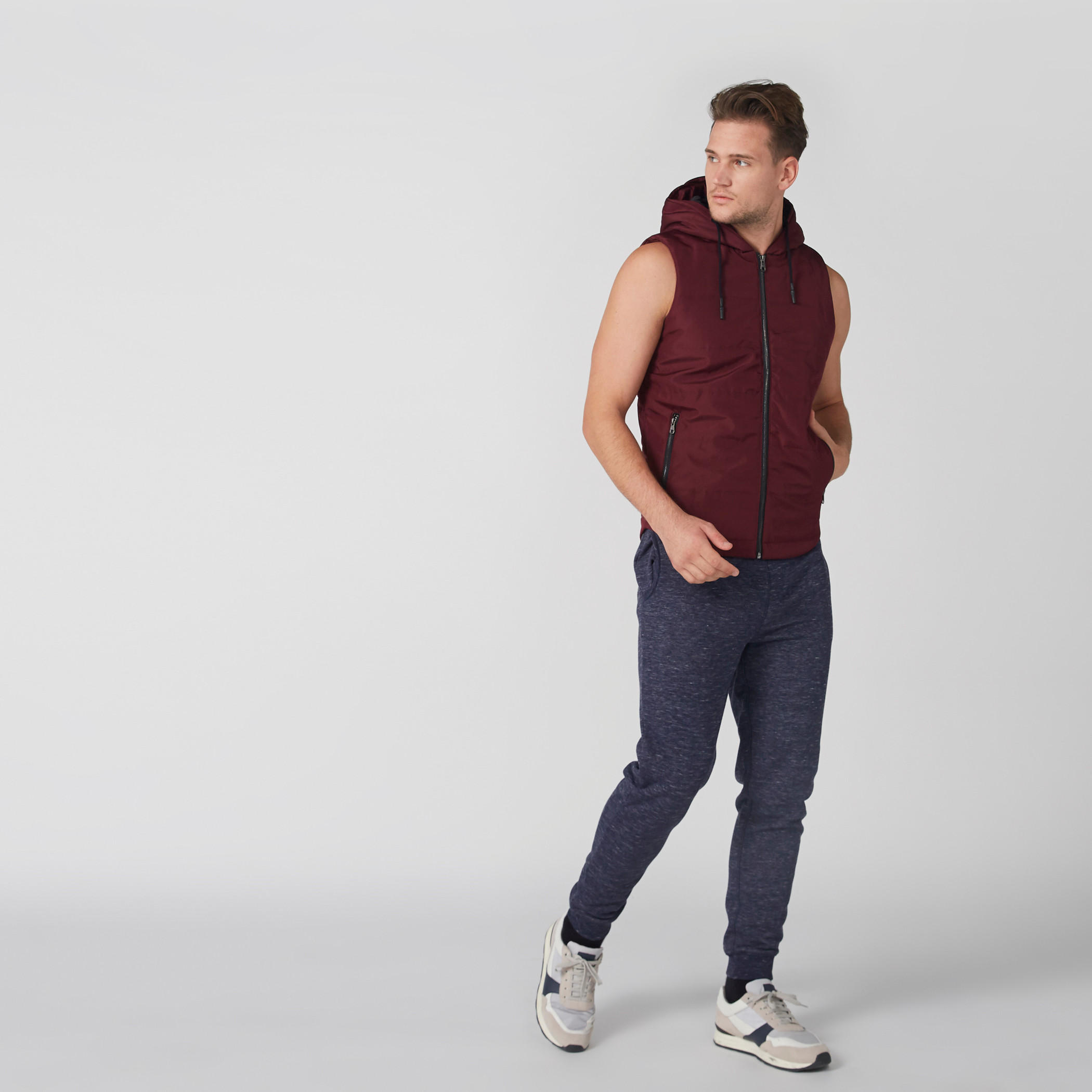 بنطال رياضي بجيوب وربّاط-men-clothing-bottoms-joggers-image-2
