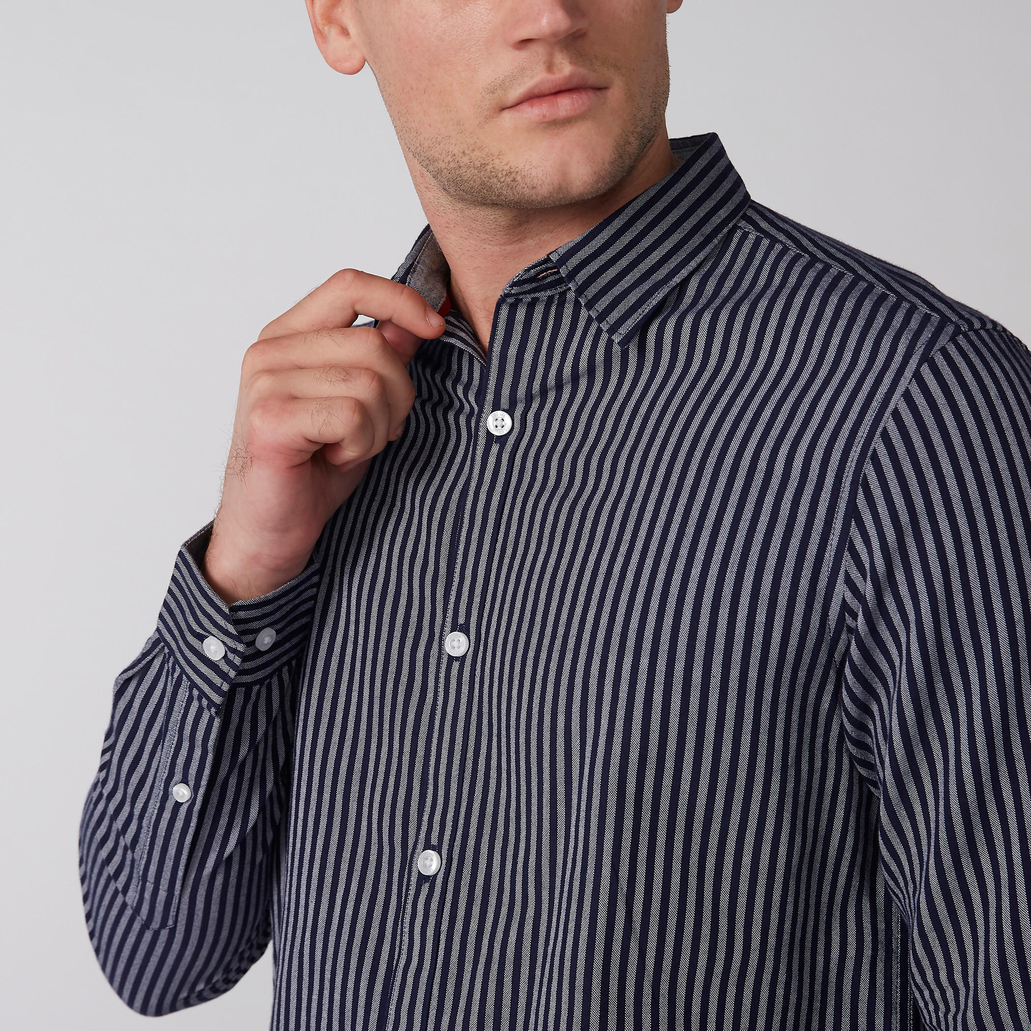قميص مقلّم بأكمام طويلة وأزرار-men-clothing-shirts-image-2