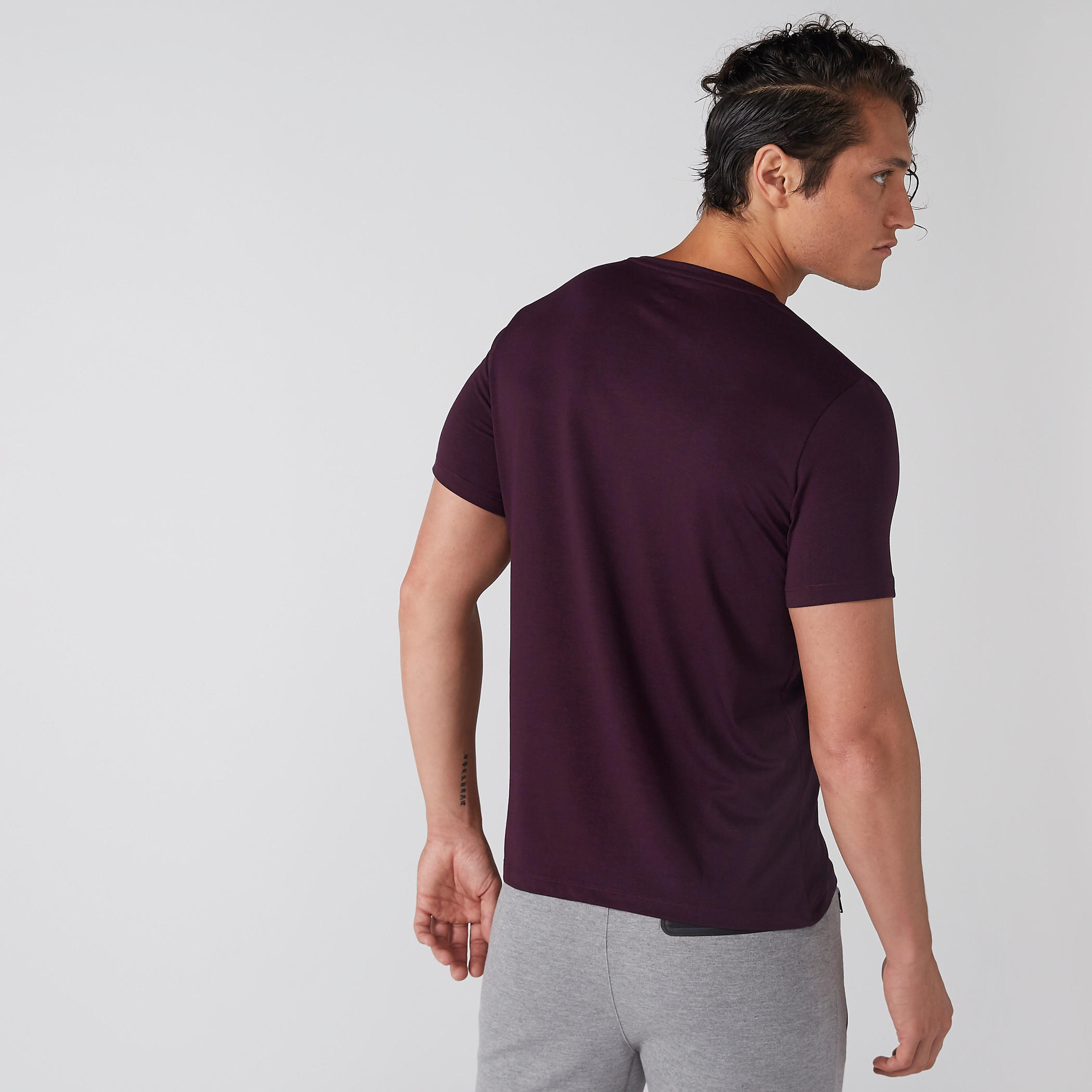 تيشيرت بأكمام قصيرة وياقة V-men-clothing-tshirtsandpolos-tshirts-image-3