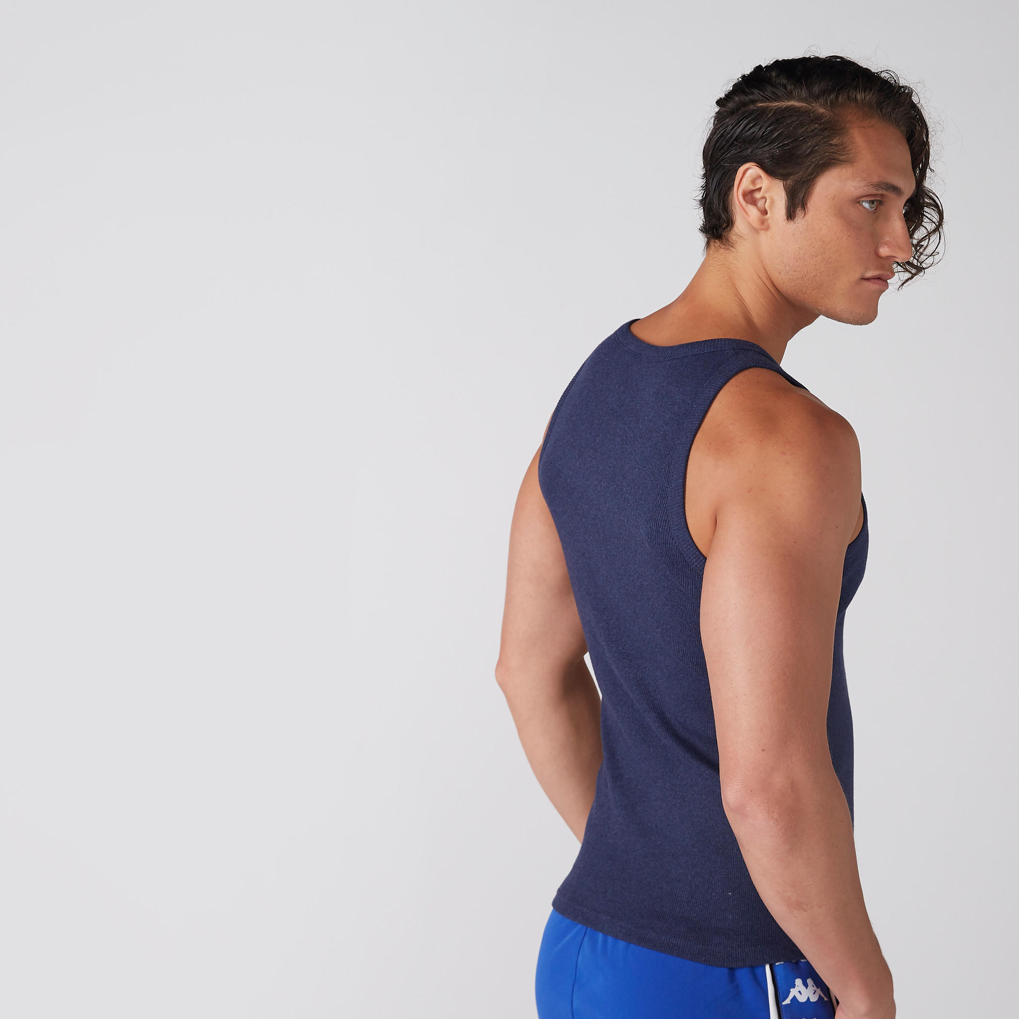 فيست مضلّع بياقة عميقة-men-clothing-tshirtsandpolos-vests-image-1