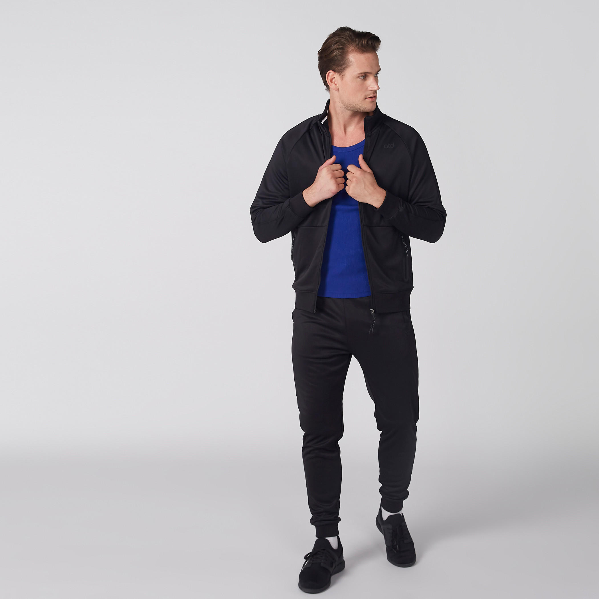 سترة فيست بارزة الملمس دون أكمام بياقة عميقة-men-clothing-tshirtsandpolos-vests-image-2