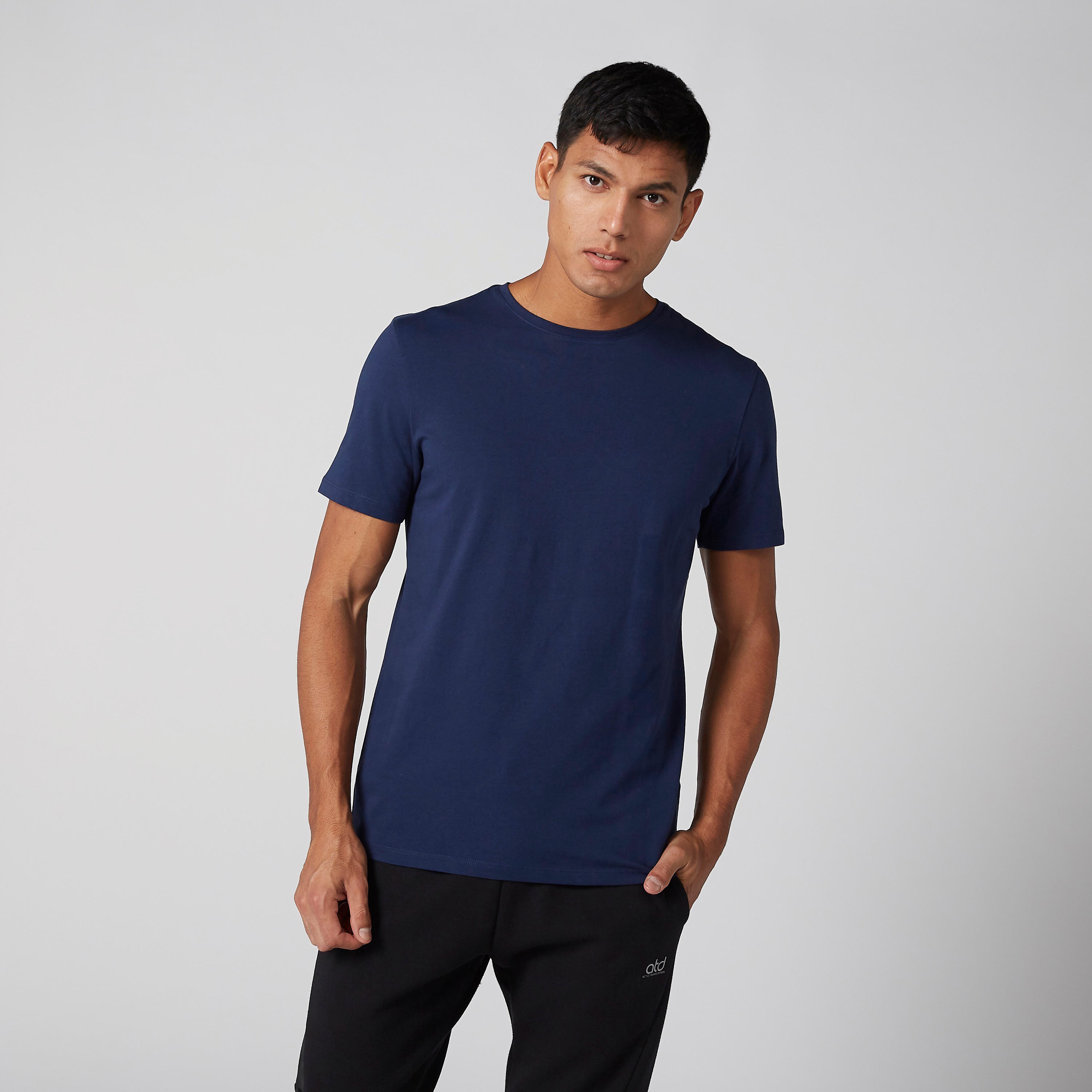 تيشيرت بياقة مستديرة وأكمام قصيرة-men-clothing-tshirtsandpolos-tshirts-image-1
