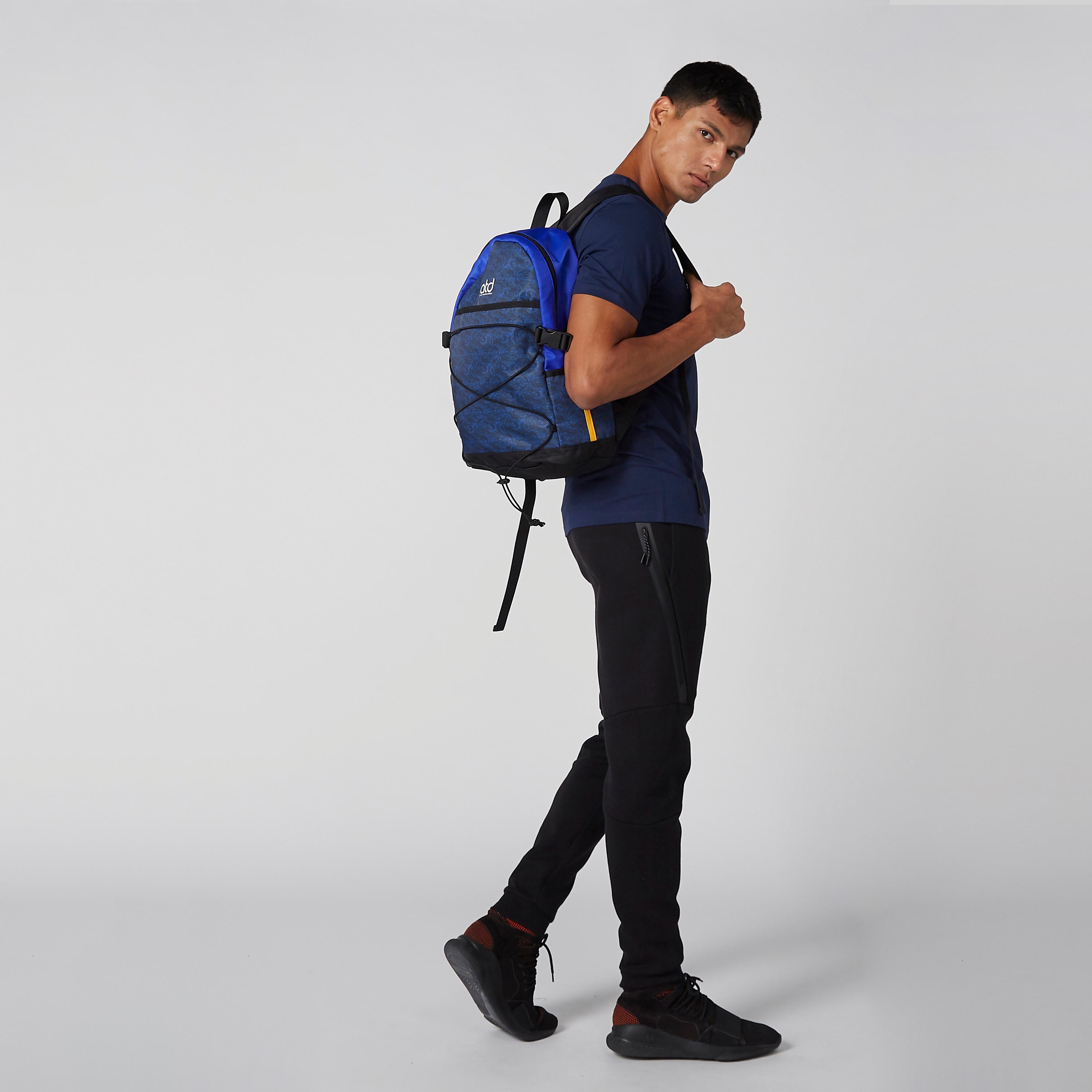 تيشيرت بياقة مستديرة وأكمام قصيرة-men-clothing-tshirtsandpolos-tshirts-image-2