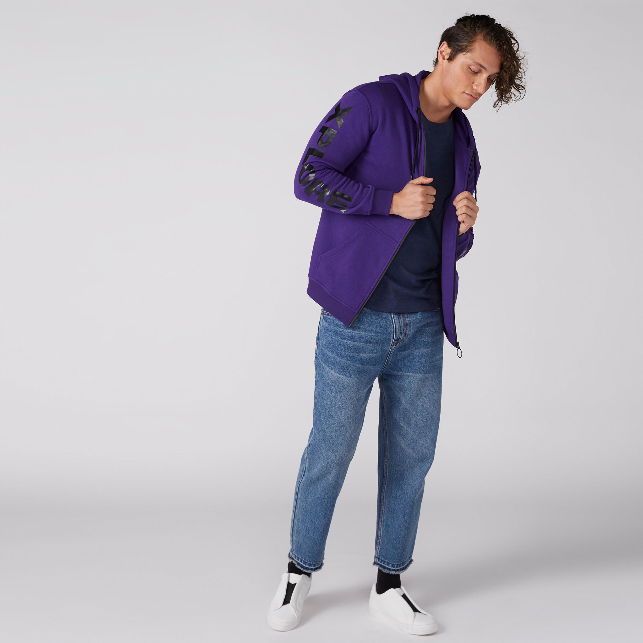 تيشيرت بياقة دائرية وبأكمام قصيرة-men-clothing-tshirtsandpolos-tshirts-image-2