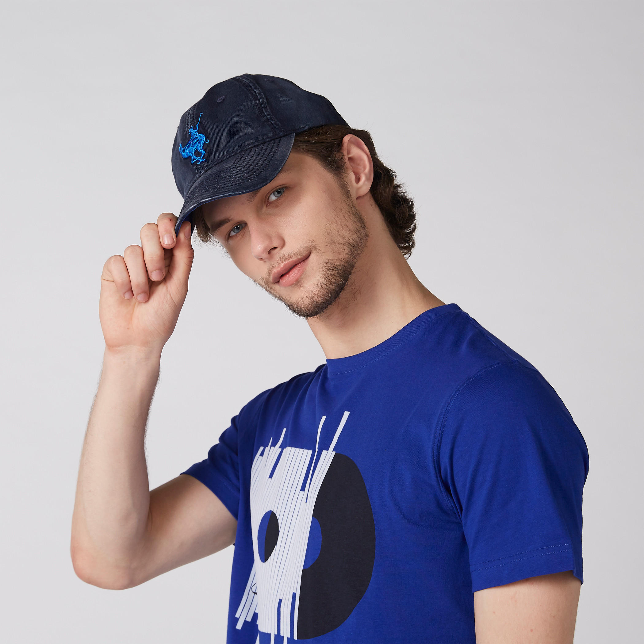 تيشيرت بياقة ضيّقة وأكمام قصيرة وطبعات-men-clothing-tshirtsandpolos-tshirts-image-1