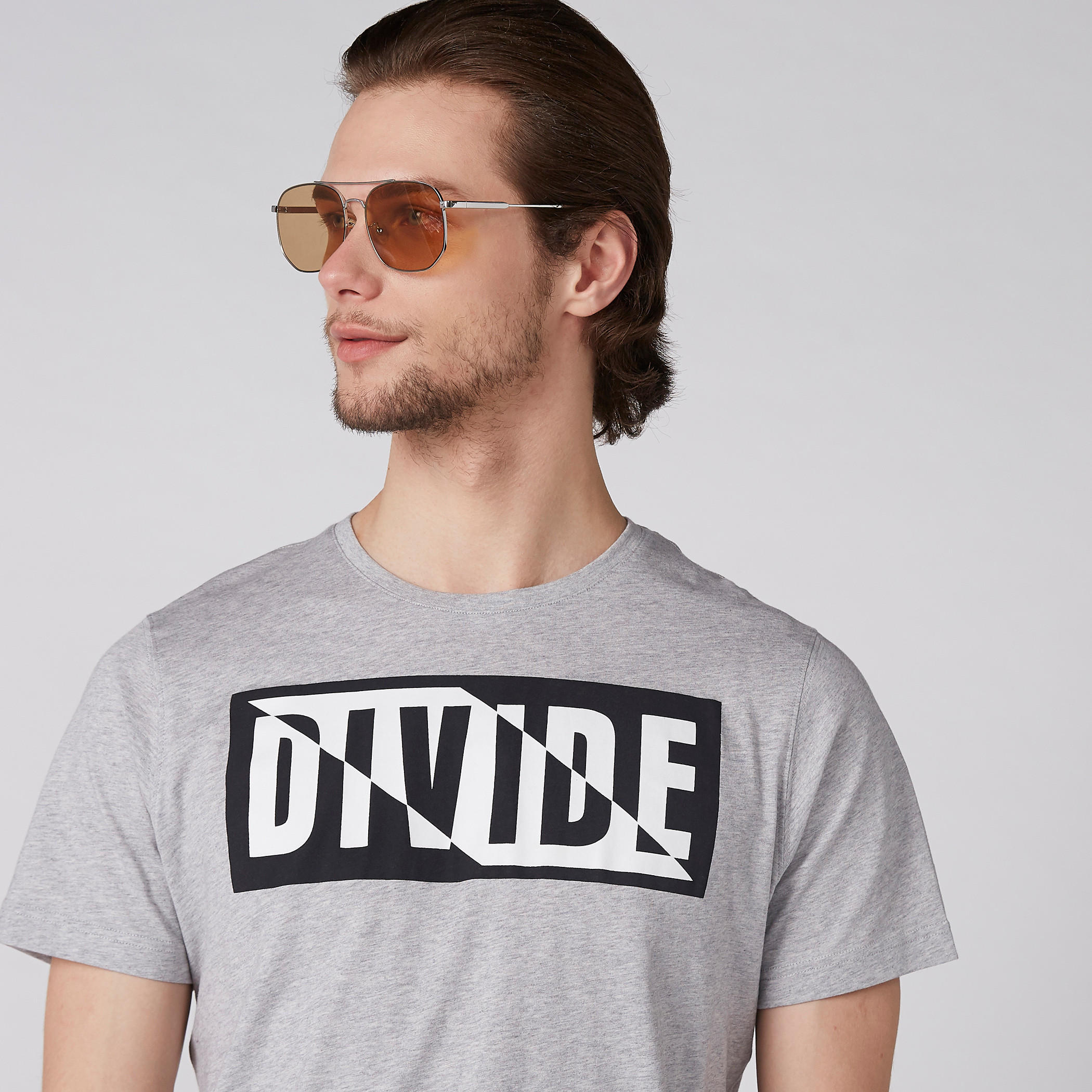 تيشيرت بأكمام قصيرة وطبعات-men-clothing-tshirtsandpolos-tshirts-image-2