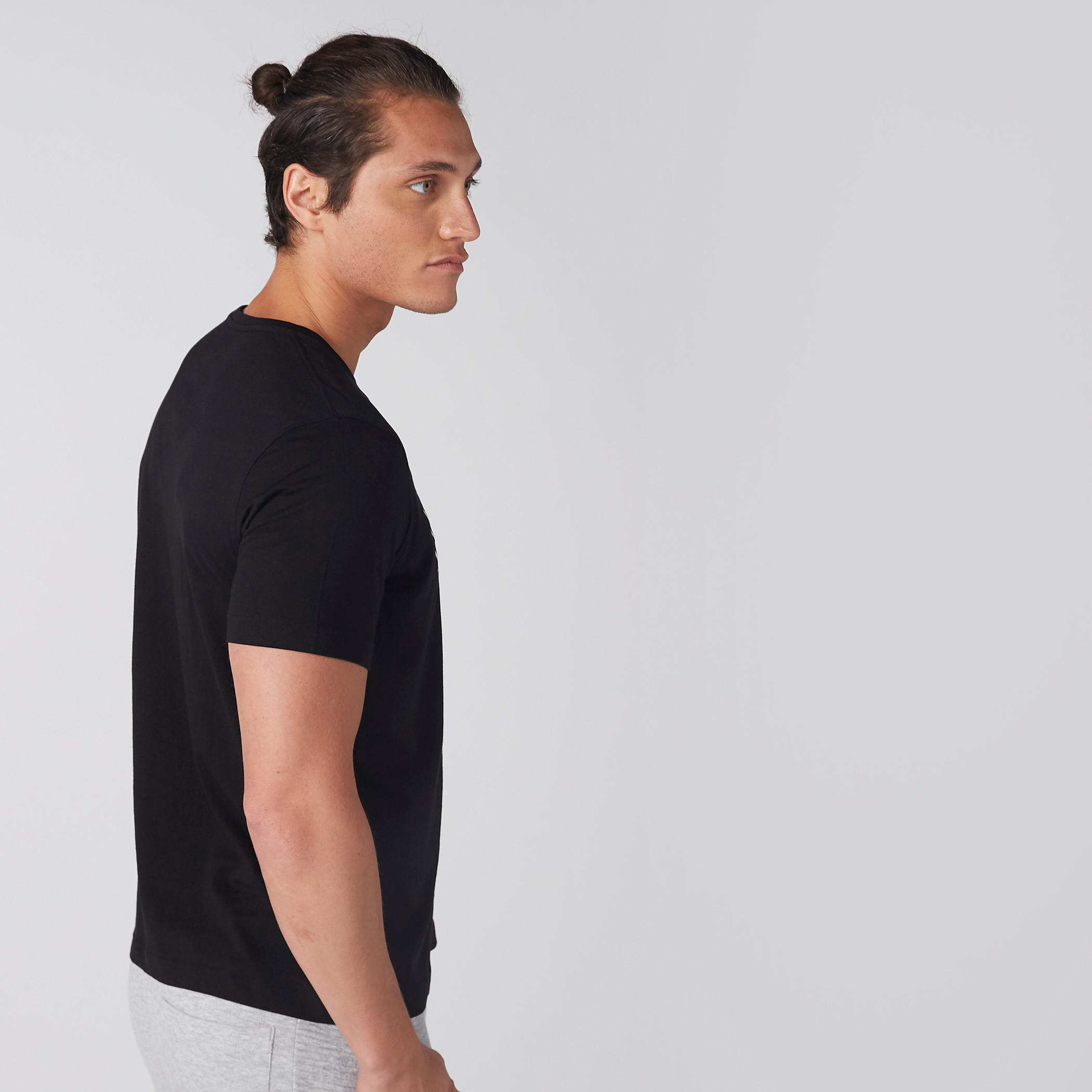 تيشيرت بياقة ضيّقة وأكمام قصيرة وطبعات-men-clothing-tshirtsandpolos-tshirts-image-3