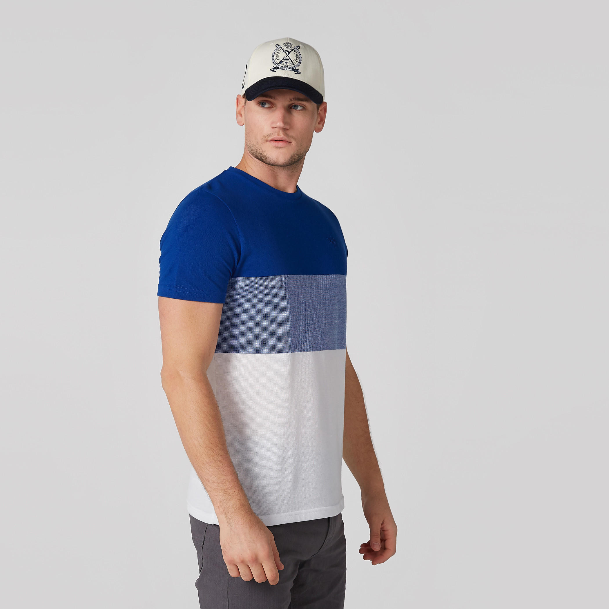 Crew Neck T-Shirt in Regular Fit with Short Sleeves-men-clothing-tshirtsandpolos-tshirts-image-3