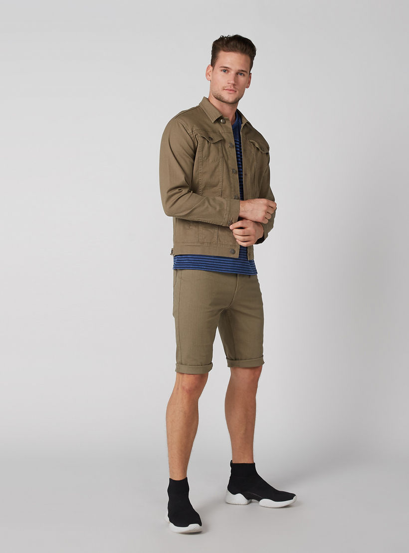تيشيرت مقلّم بياقة V وأكمام قصيرة-men-clothing-tshirtsandpolos-tshirts-image-3