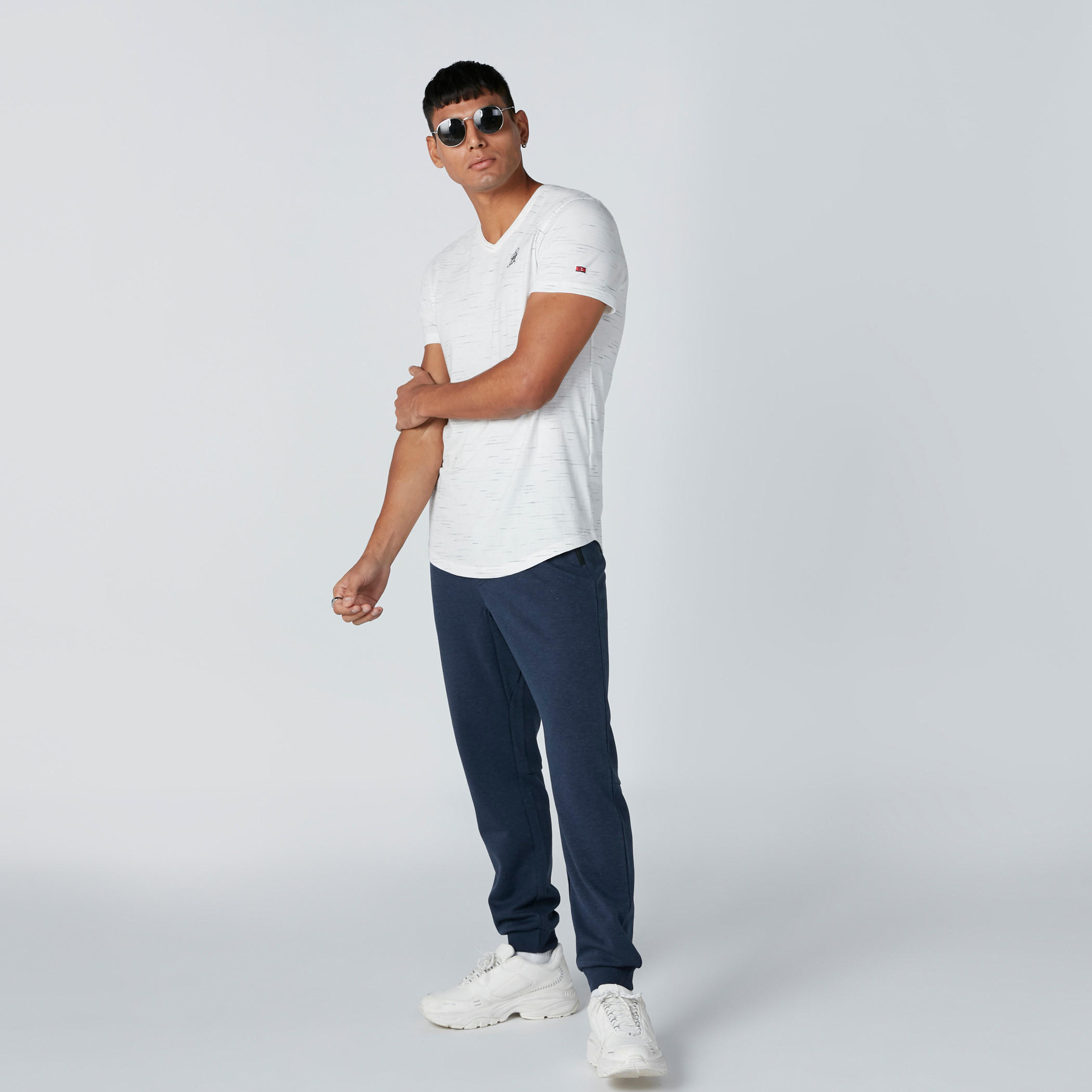 بنطال رياضي بخصر مطّاطي وجيوب-men-clothing-bottoms-joggers-image-3