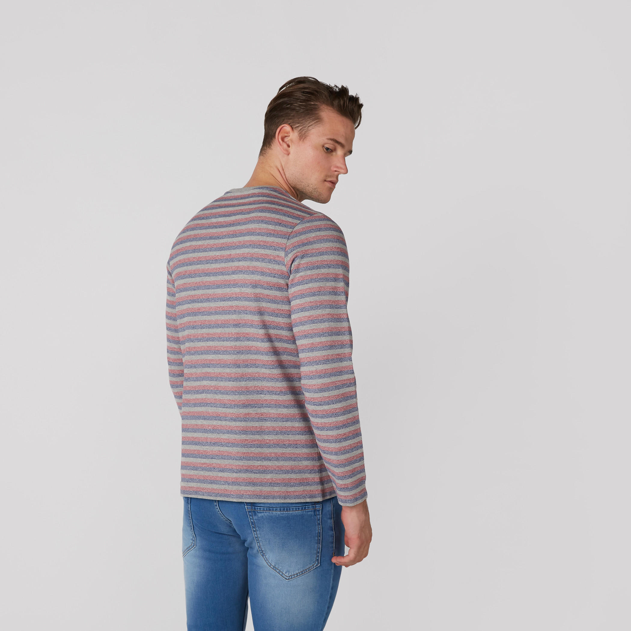 تيشيرت مقلم بياقة مستديرة وأكمام طويلة-men-clothing-tshirtsandpolos-tshirts-image-2