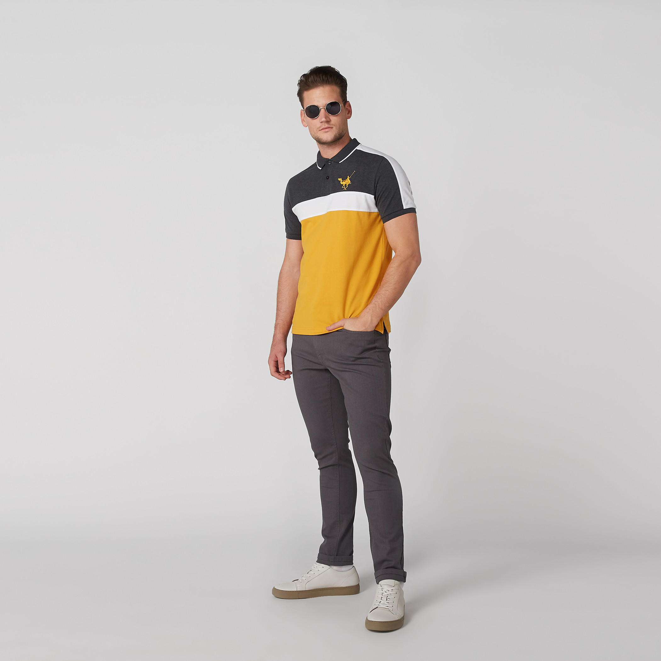 تيشيرت بقصّة عادية وياقة بولو-men-clothing-tshirtsandpolos-polos-image-2