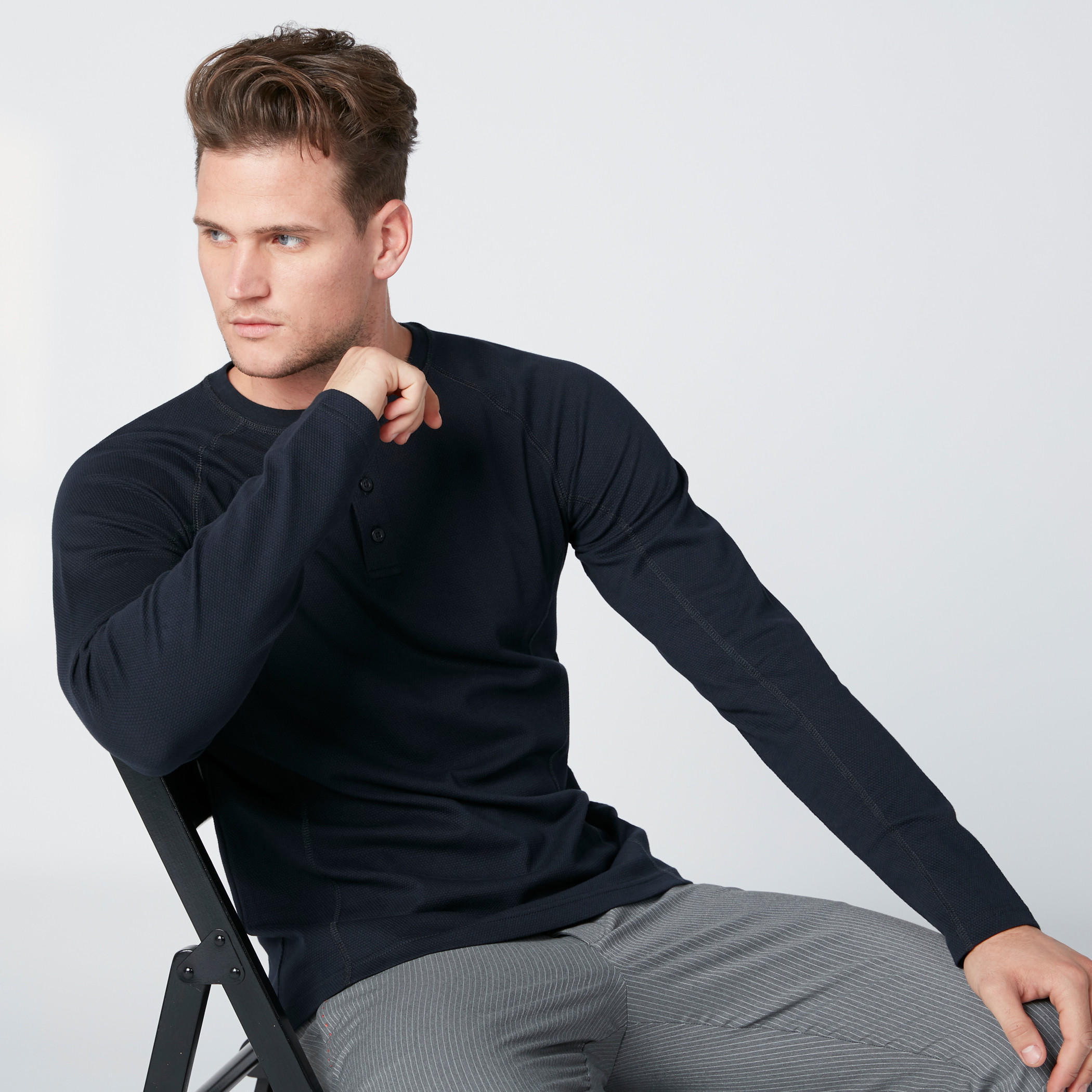 تيشيرت بأكمام مغايرة وياقة هينلي-men-clothing-tshirtsandpolos-tshirts-image-1