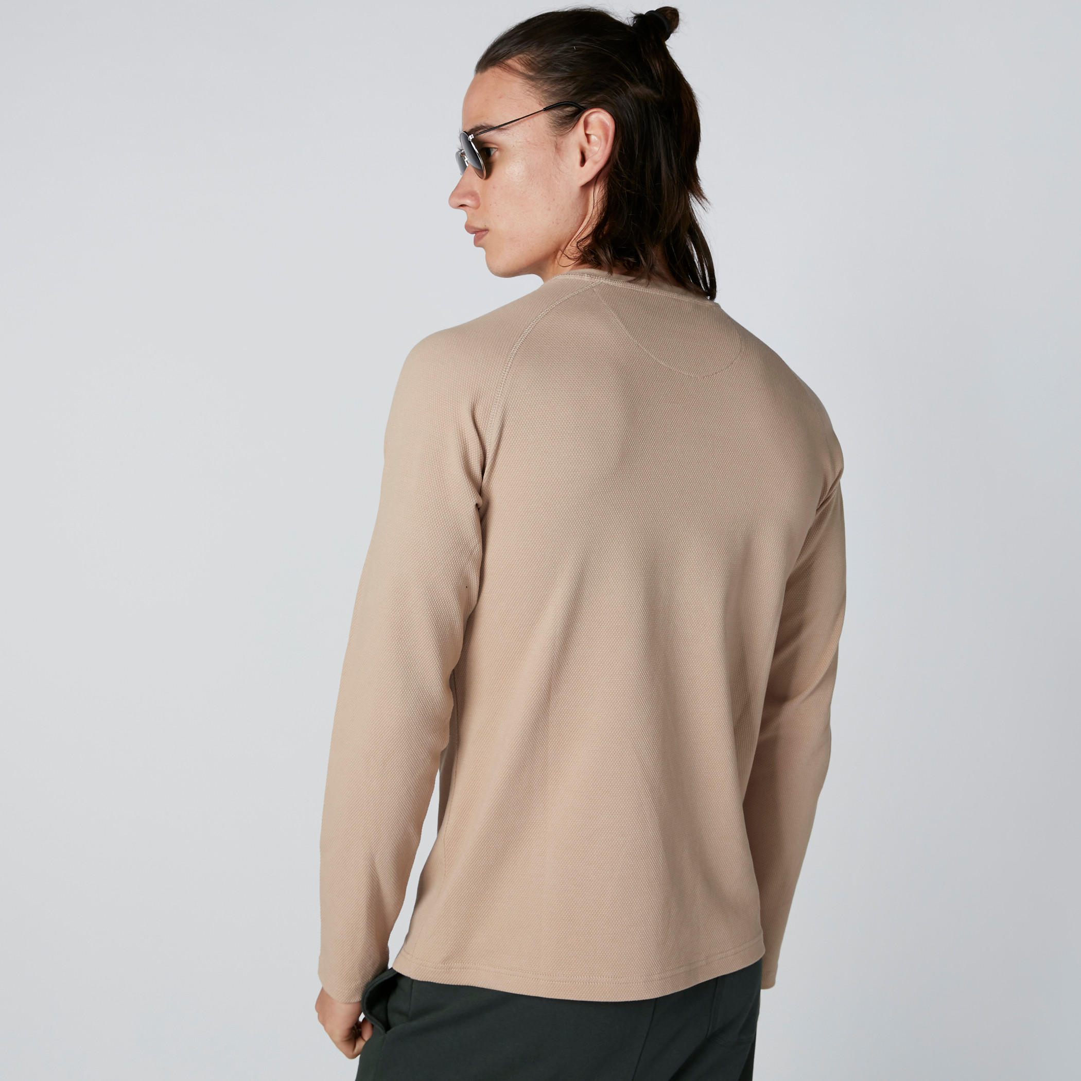 تيشيرت بياقة هينلي وأكمام مغايرة-men-clothing-tshirtsandpolos-tshirts-image-2