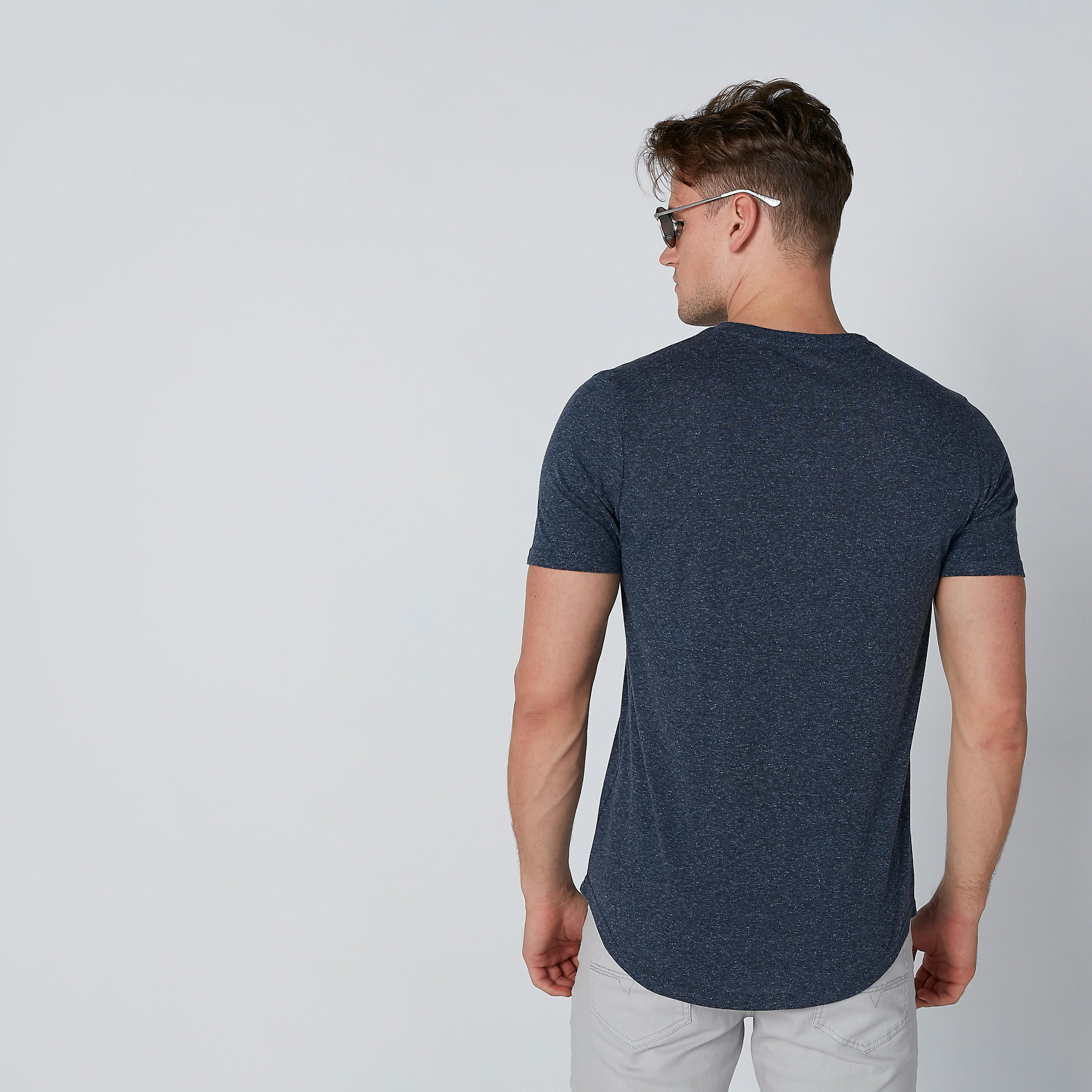 تيشيرت بأكمام قصيرة وياقة بأزرار-men-clothing-tshirtsandpolos-tshirts-image-2