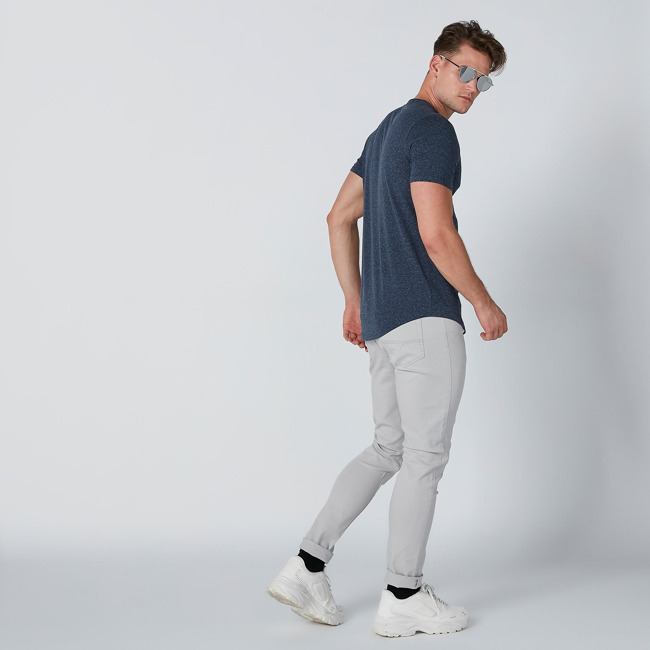 تيشيرت بأكمام قصيرة وياقة بأزرار-men-clothing-tshirtsandpolos-tshirts-image-3
