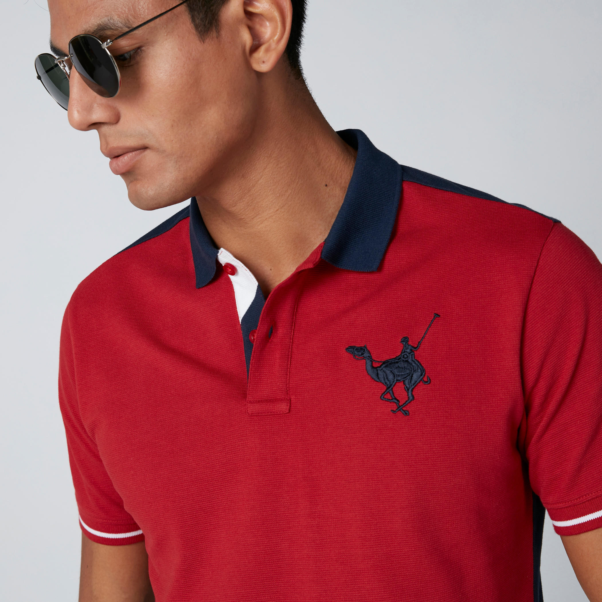 تيشيرت بقصّة عادية وياقة بولو وأكمام قصيرة-men-clothing-tshirtsandpolos-polos-image-4