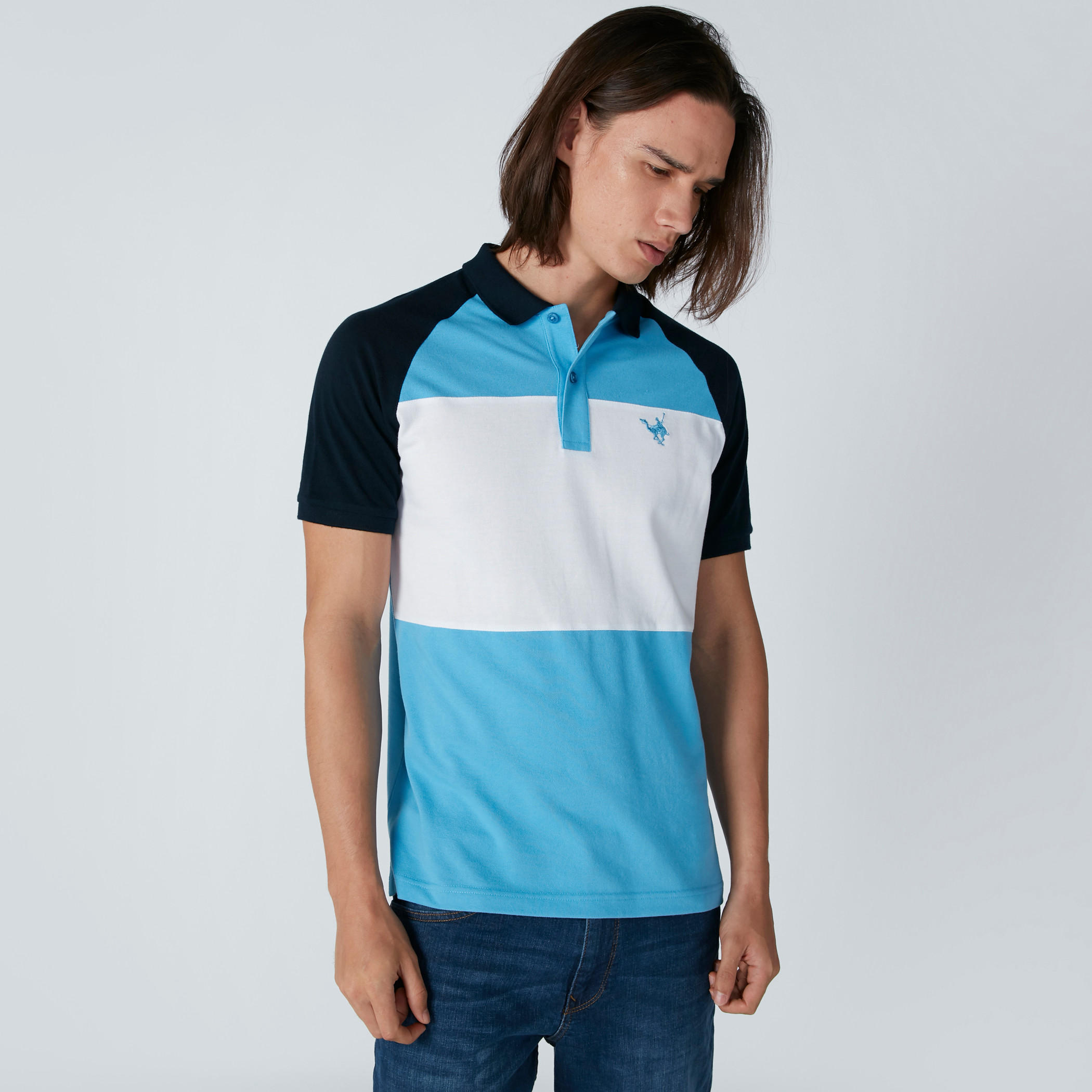 تيشيرت مطرّز بياقة بولو وأكمام قصيرة مغايرة-men-clothing-tshirtsandpolos-polos-image-1
