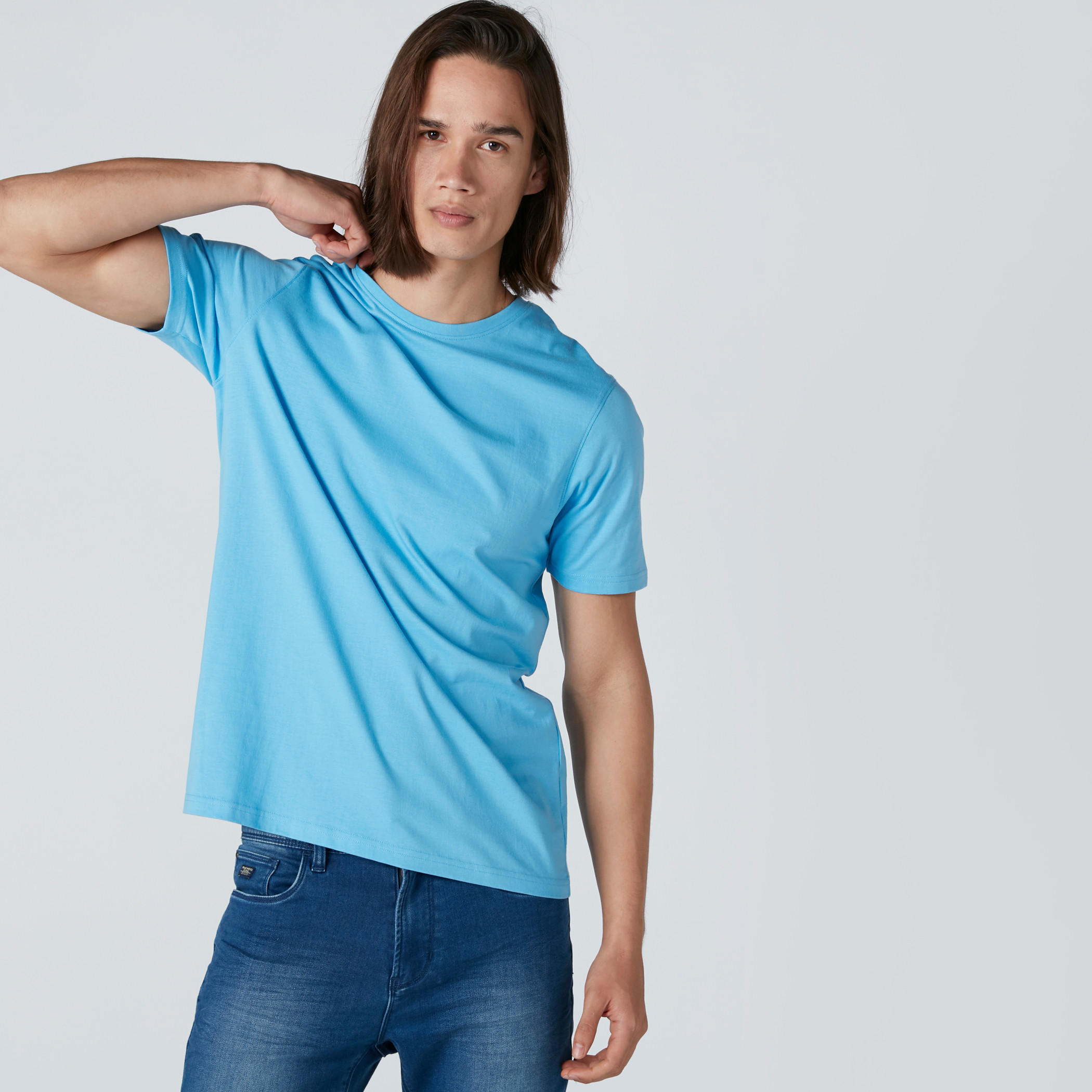 تيشيرت بياقة ضيقة وأكمام قصيرة-men-clothing-tshirtsandpolos-tshirts-image-1