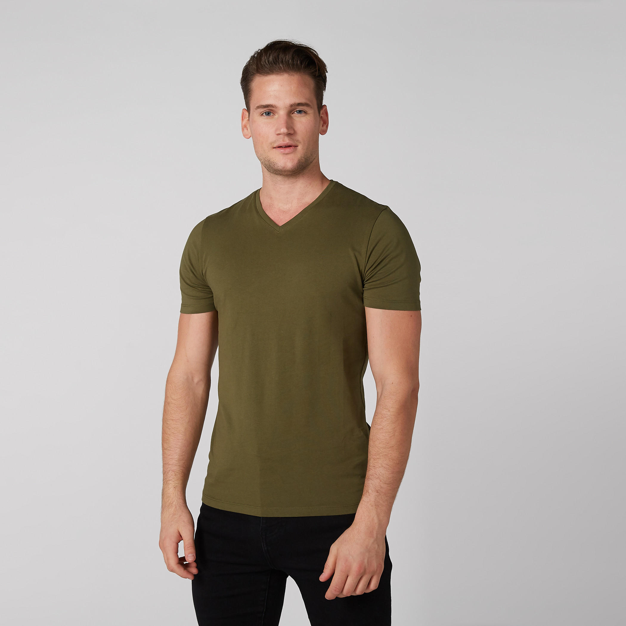 تيشيرت بياقة V وأكمام قصيرة-men-clothing-tshirtsandpolos-tshirts-image-2