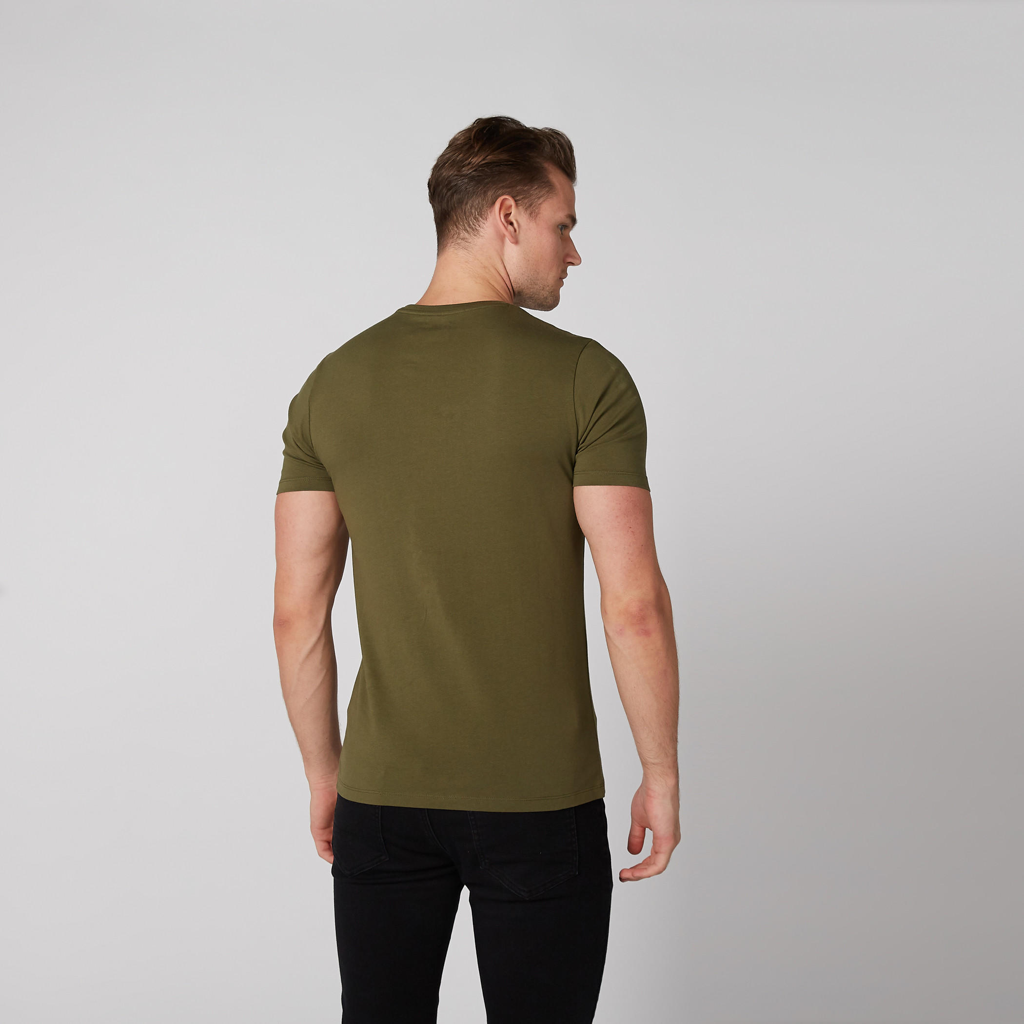 تيشيرت بياقة V وأكمام قصيرة-men-clothing-tshirtsandpolos-tshirts-image-3
