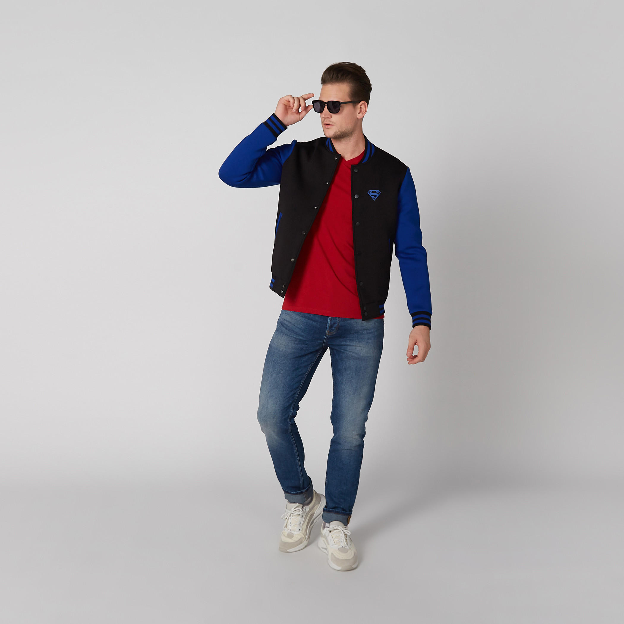 تيشيرت بياقة V وأكمام قصيرة-men-clothing-tshirtsandpolos-tshirts-image-2