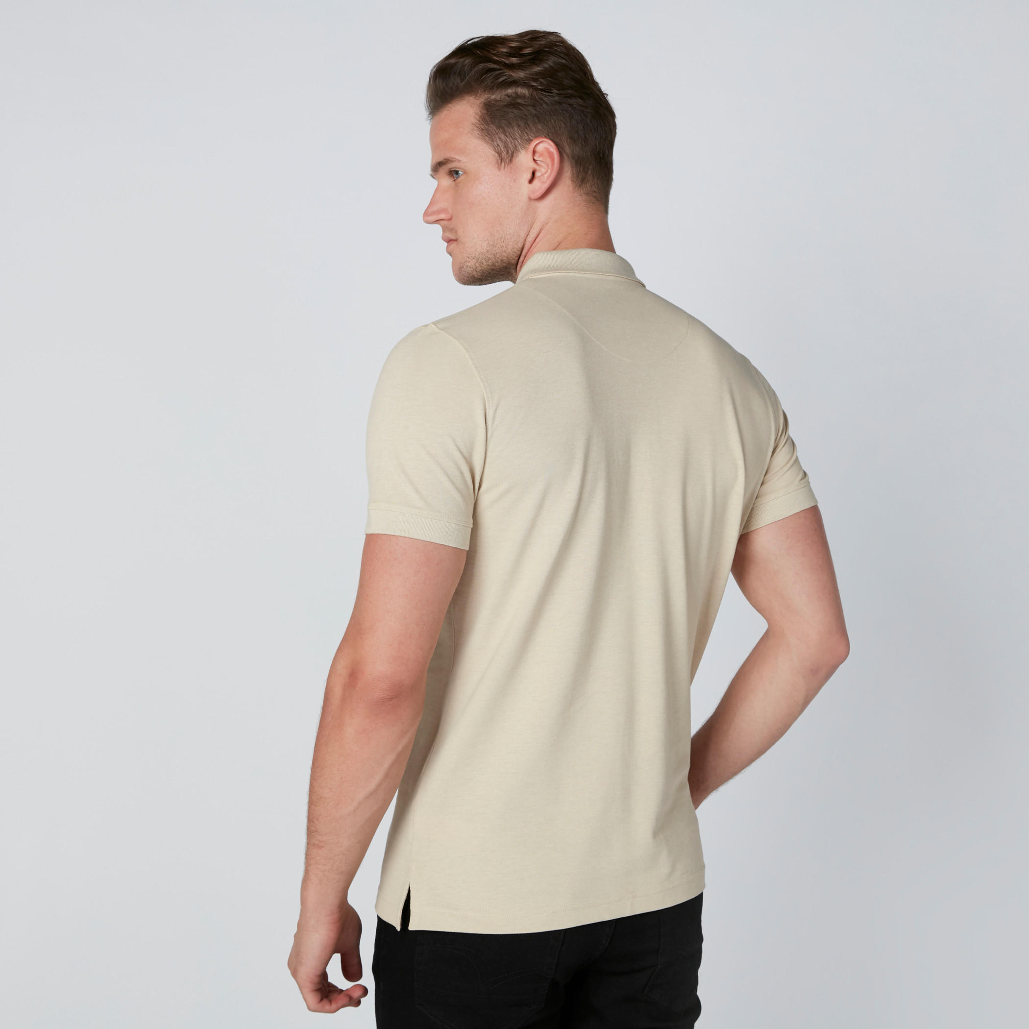 تيشيرت بياقة بولو وأكمام قصيرة وفتحات جانبية-men-clothing-tshirtsandpolos-polos-image-2