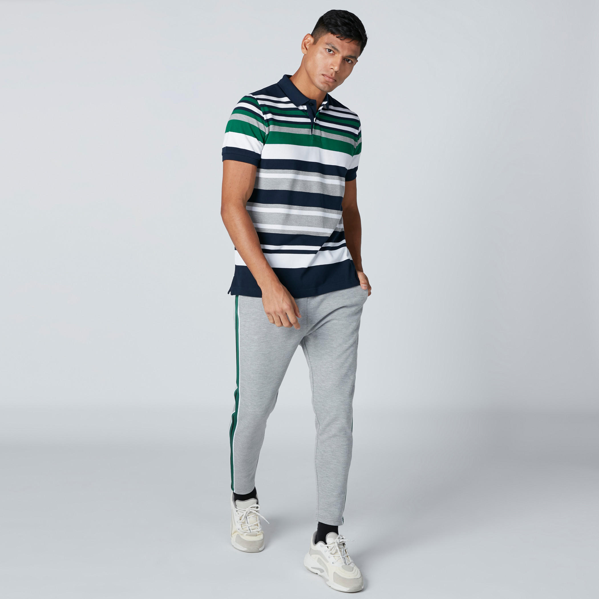 تيشيرت مقلّم بقصّة عادية وياقة بولو وأكمام قصيرة-men-clothing-tshirtsandpolos-polos-image-1