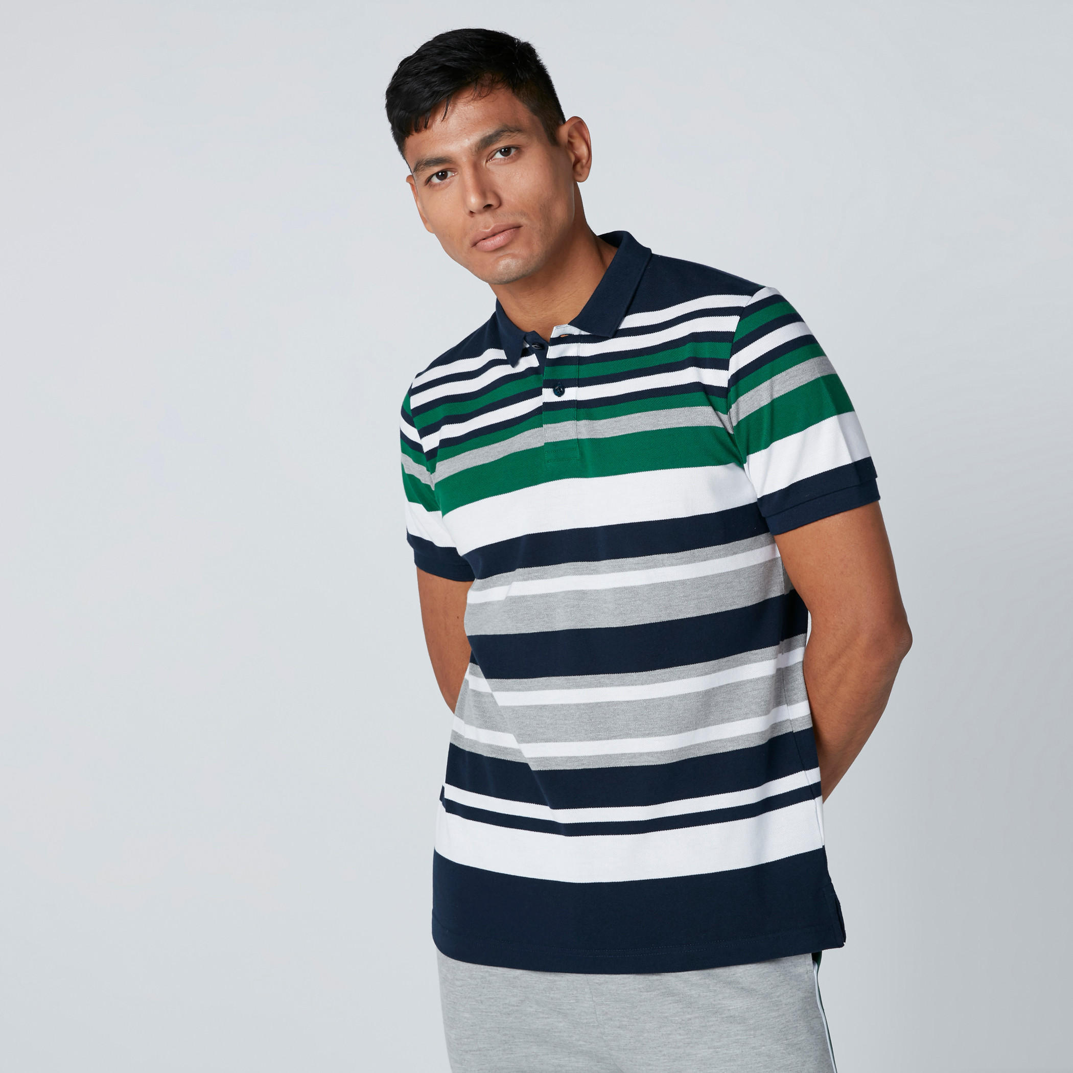 تيشيرت مقلّم بقصّة عادية وياقة بولو وأكمام قصيرة-men-clothing-tshirtsandpolos-polos-image-3