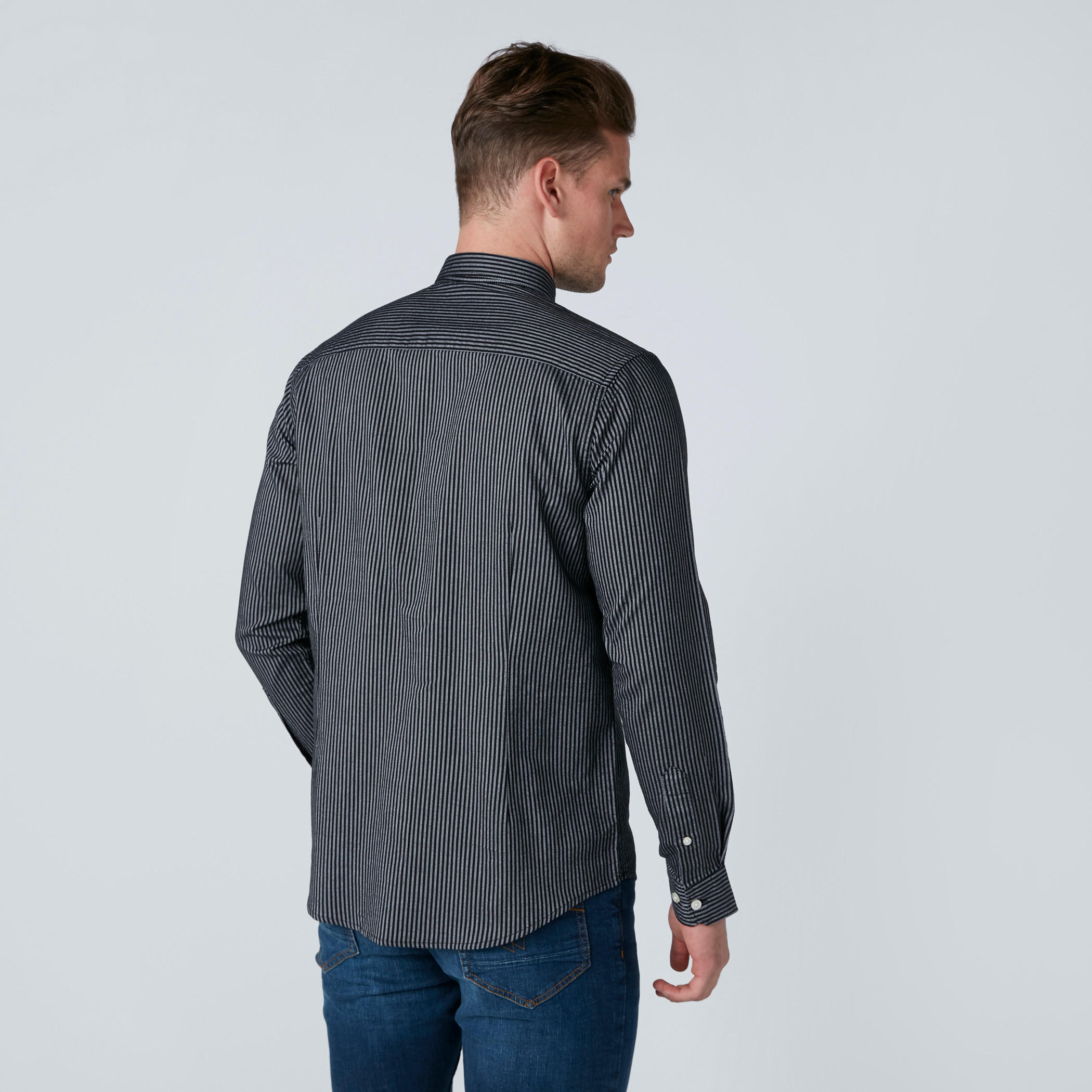 قميص مقلّم بأكمام طويلة وأزرار-men-clothing-shirts-image-1